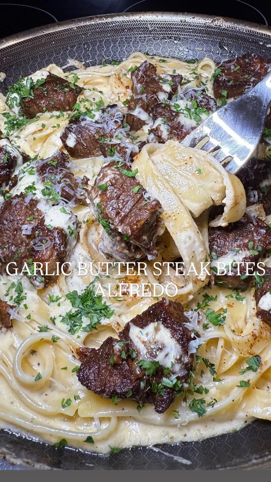 garlic-butter-steak-bites-with-alfredo-pasta