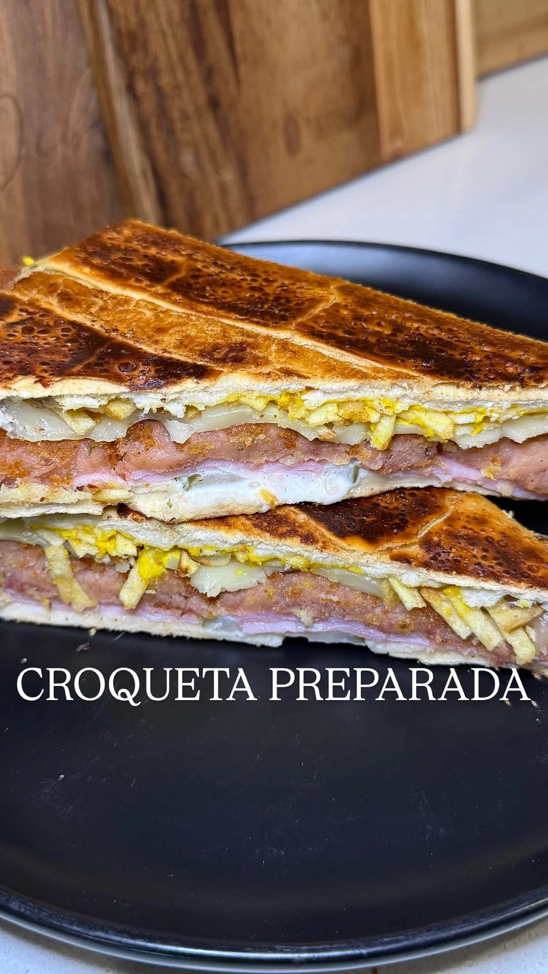 authentic-cuban-croqueta-preparada-(croquette-sandwich)