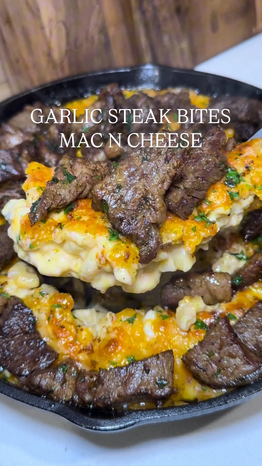 garlic-butter-steak-bites-with-mac-n-cheese