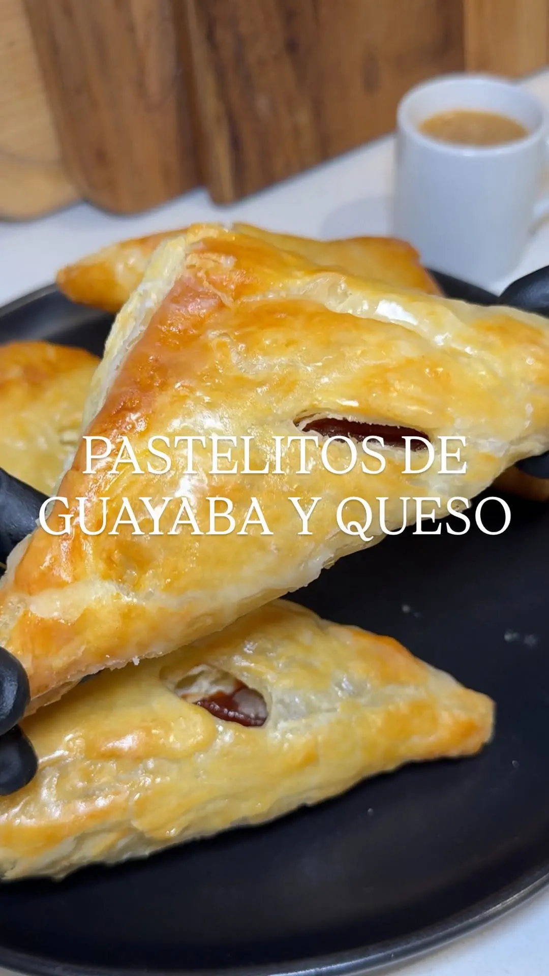 authentic-cuban-pastelitos-de-guayaba-y-queso-(guava-and-cream-cheese-pastries)