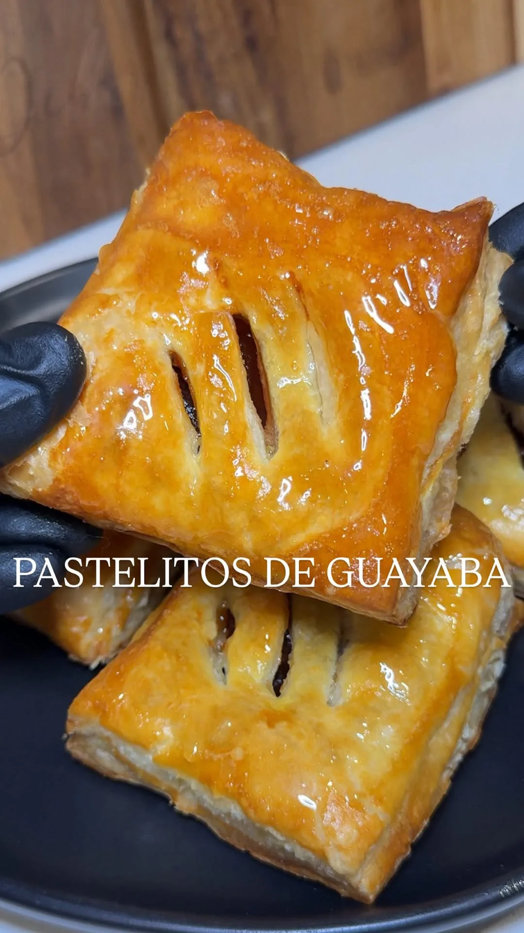 authentic-cuban-pastelitos-de-guayaba-(guava-pastries)