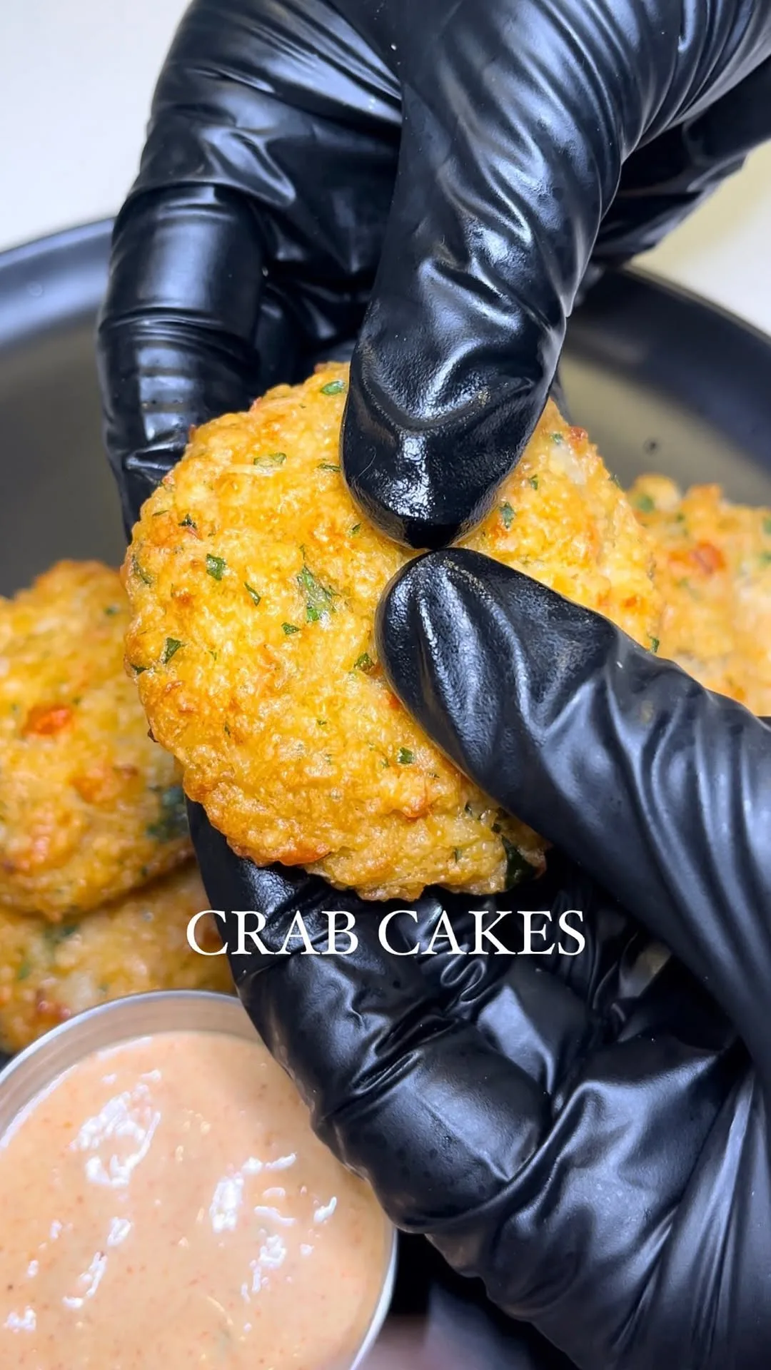 crab-cakes-with-spicy-aioli
