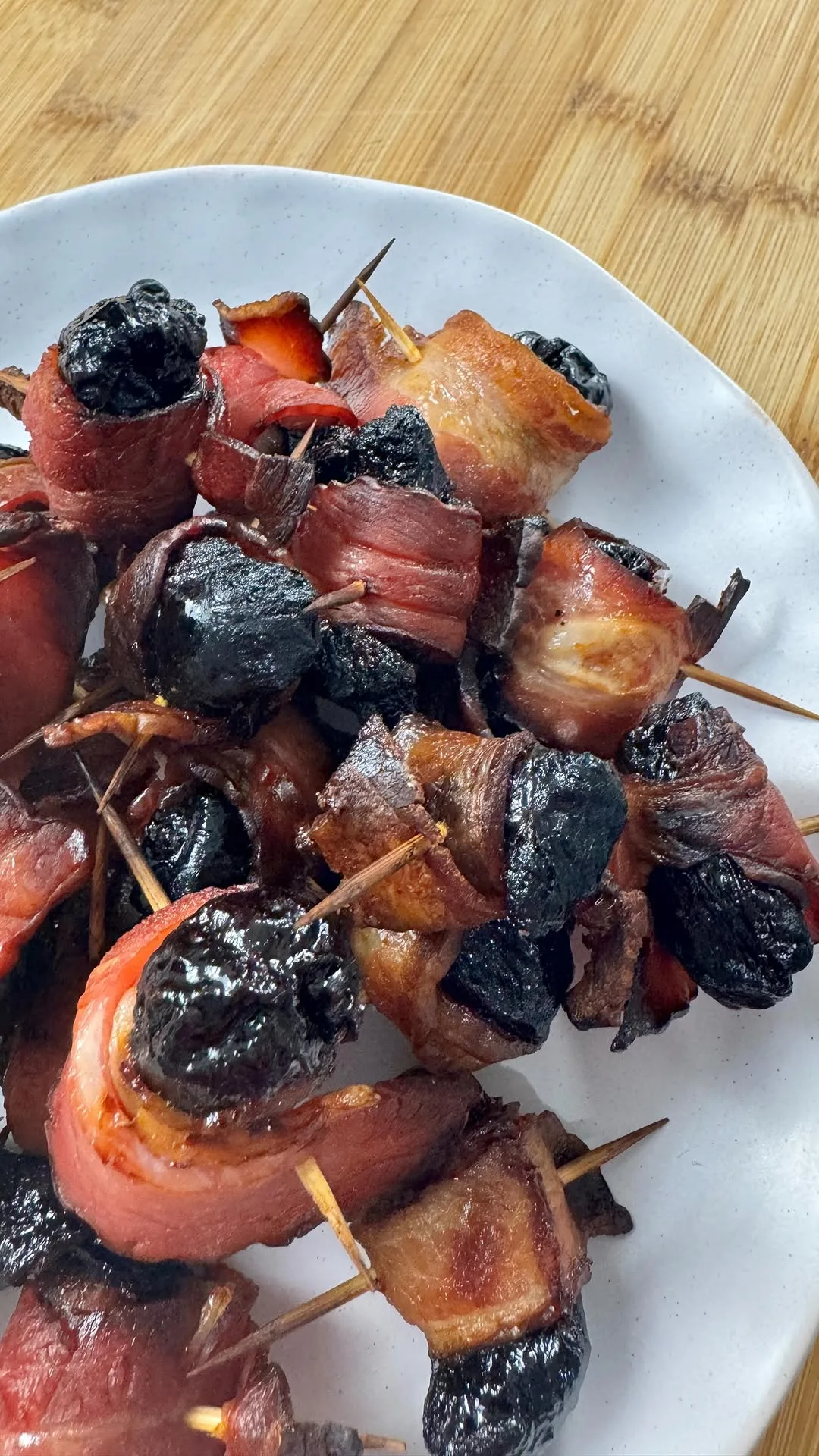 prune-and-bacon-appetizer-or-ojos-de-buey