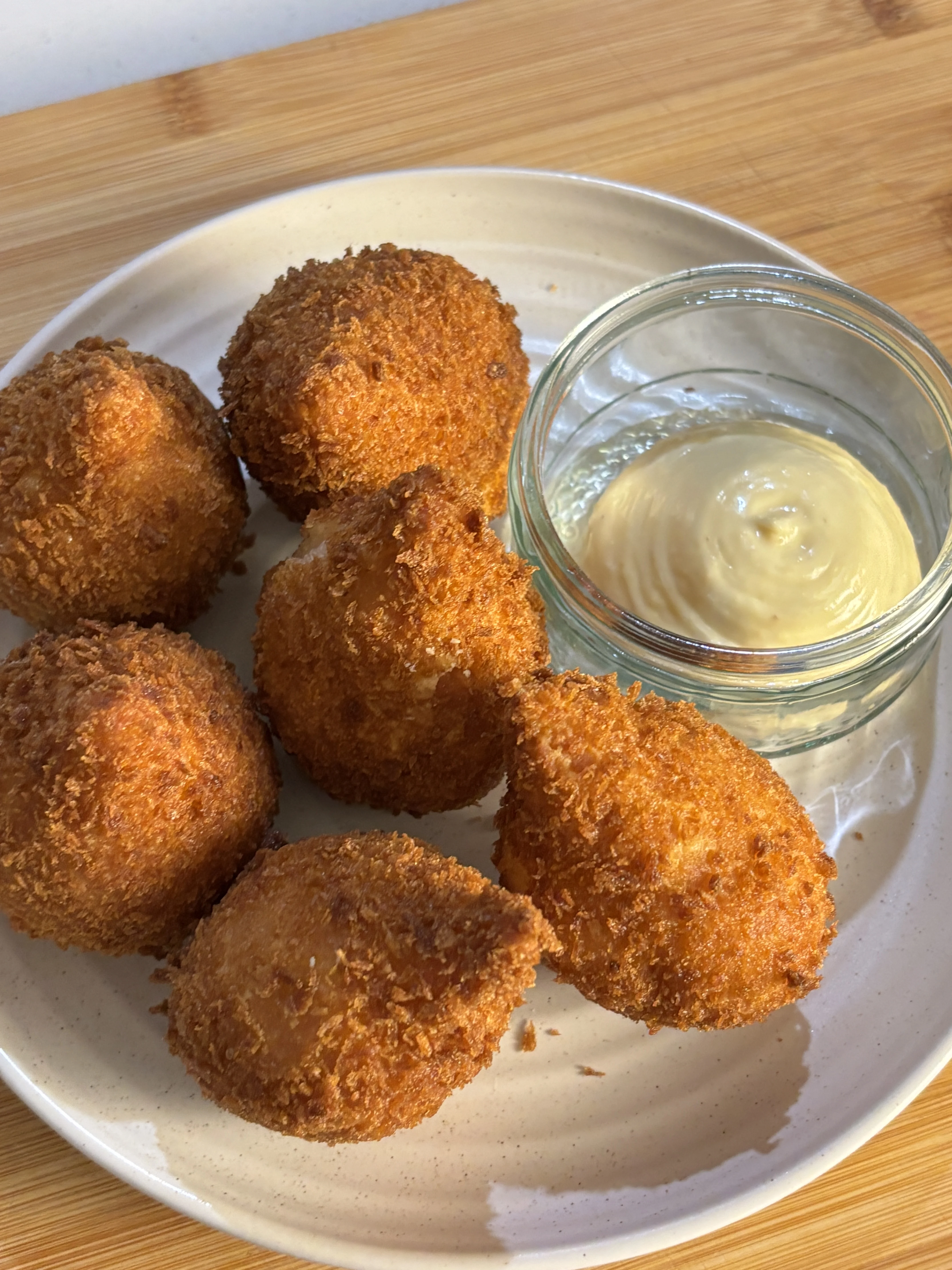 crispy-brazilian-style-chicken-croquettes-or-coxinhas