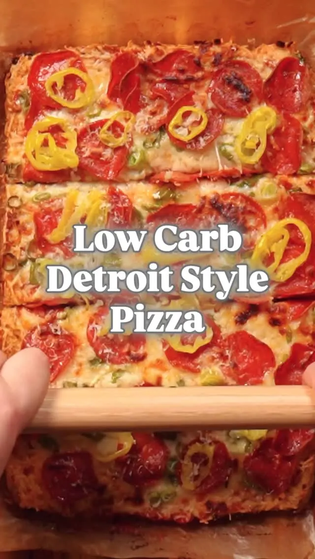 low-carb-cauliflower-chicken-crust-pizza