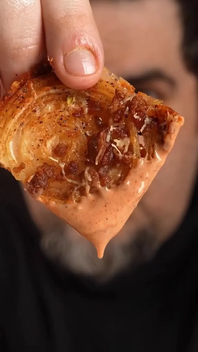 viral-onion-cracker
