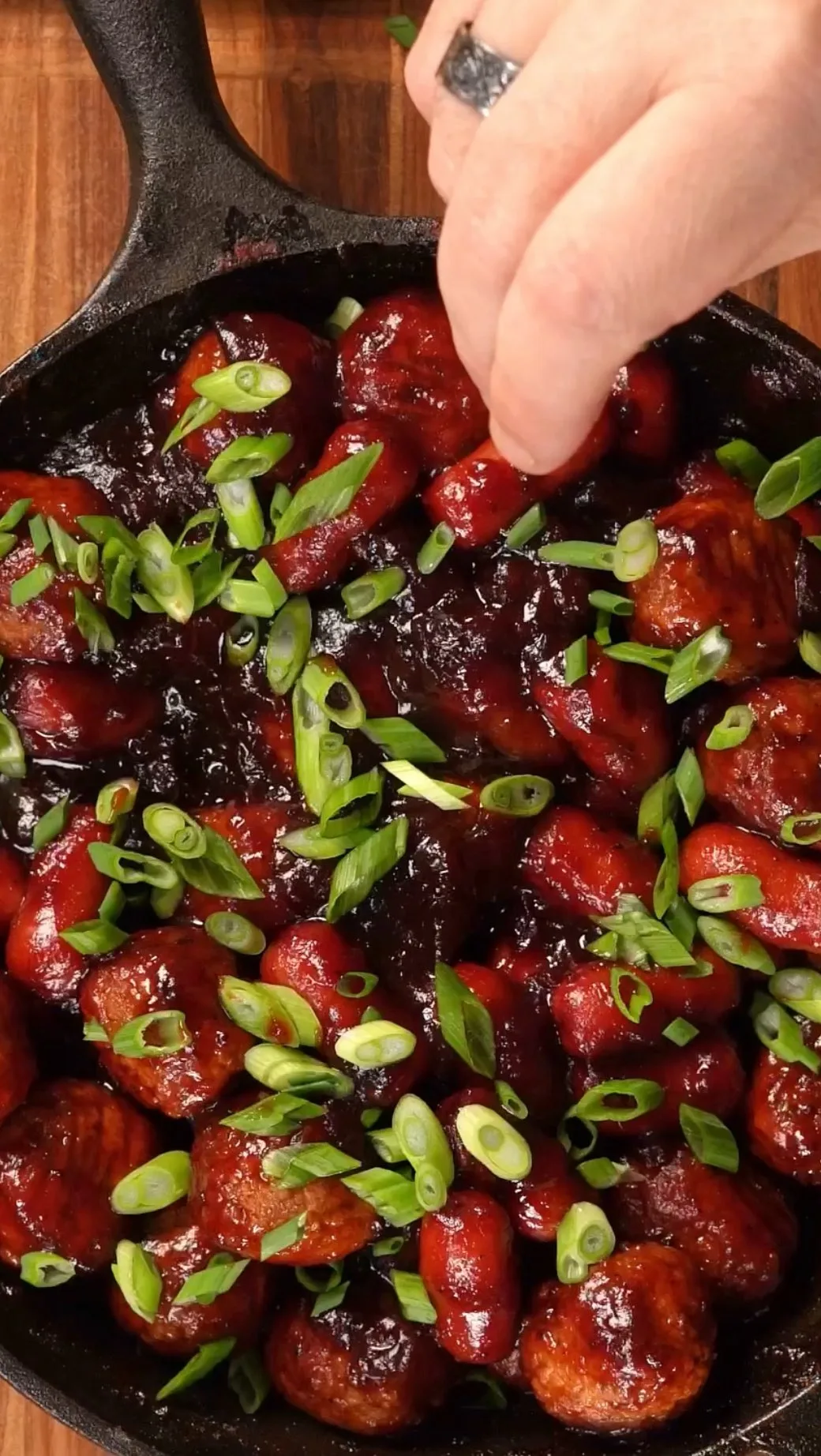 bourbon-cranberry-twiggs-and-berries