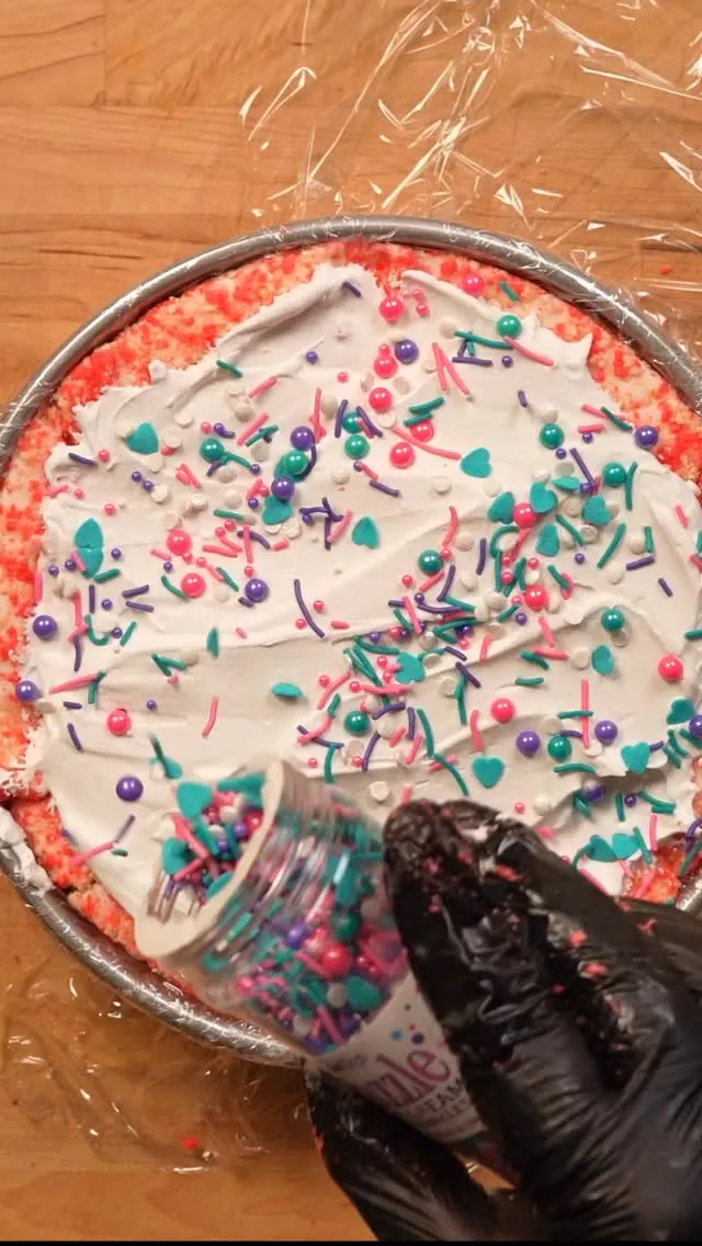 strawberry-ice-cream-cake-(no-bake-and-crowd-stopping!)