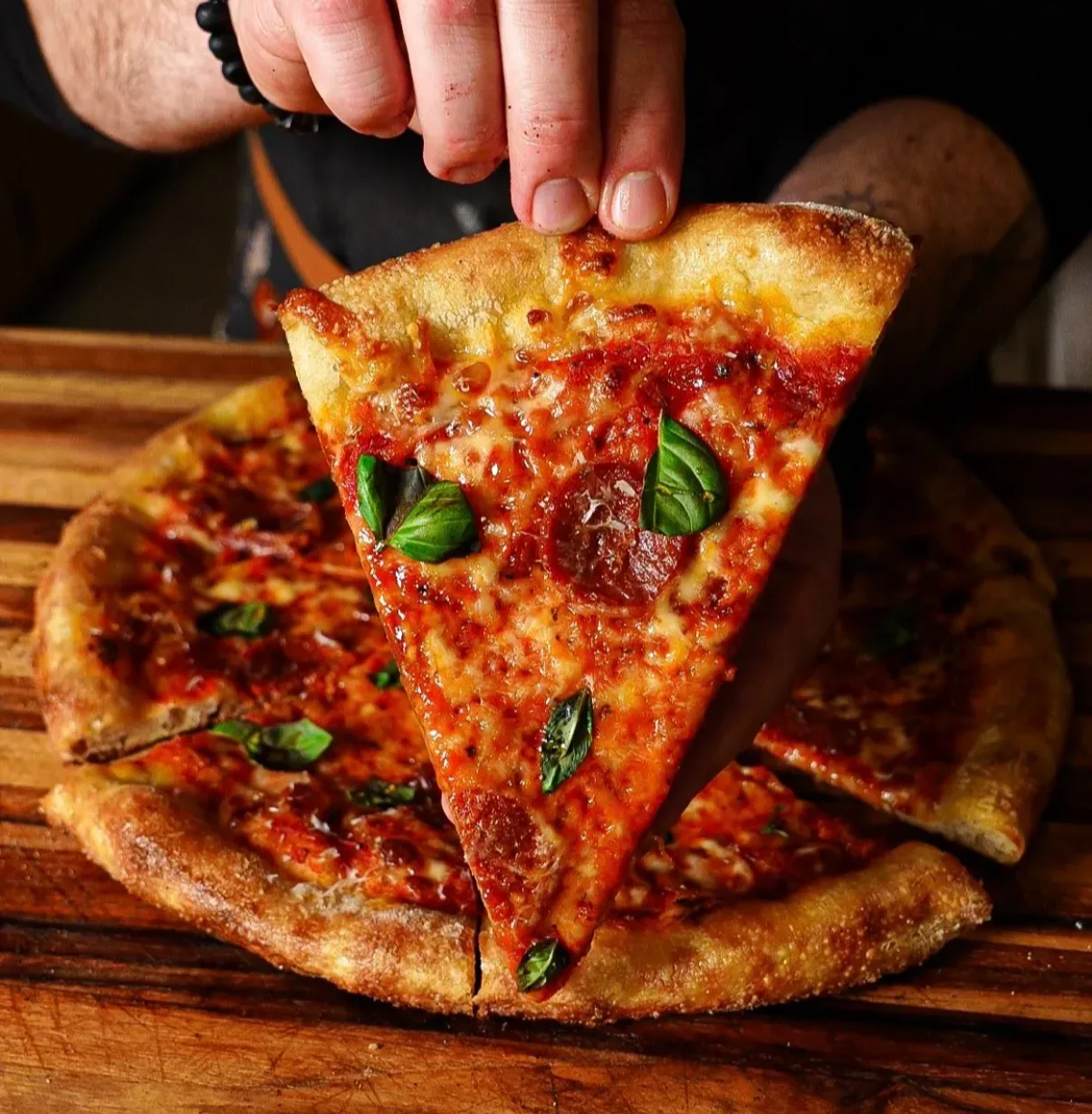 hot-honey-pepperoni-pizza-(new-york-style)