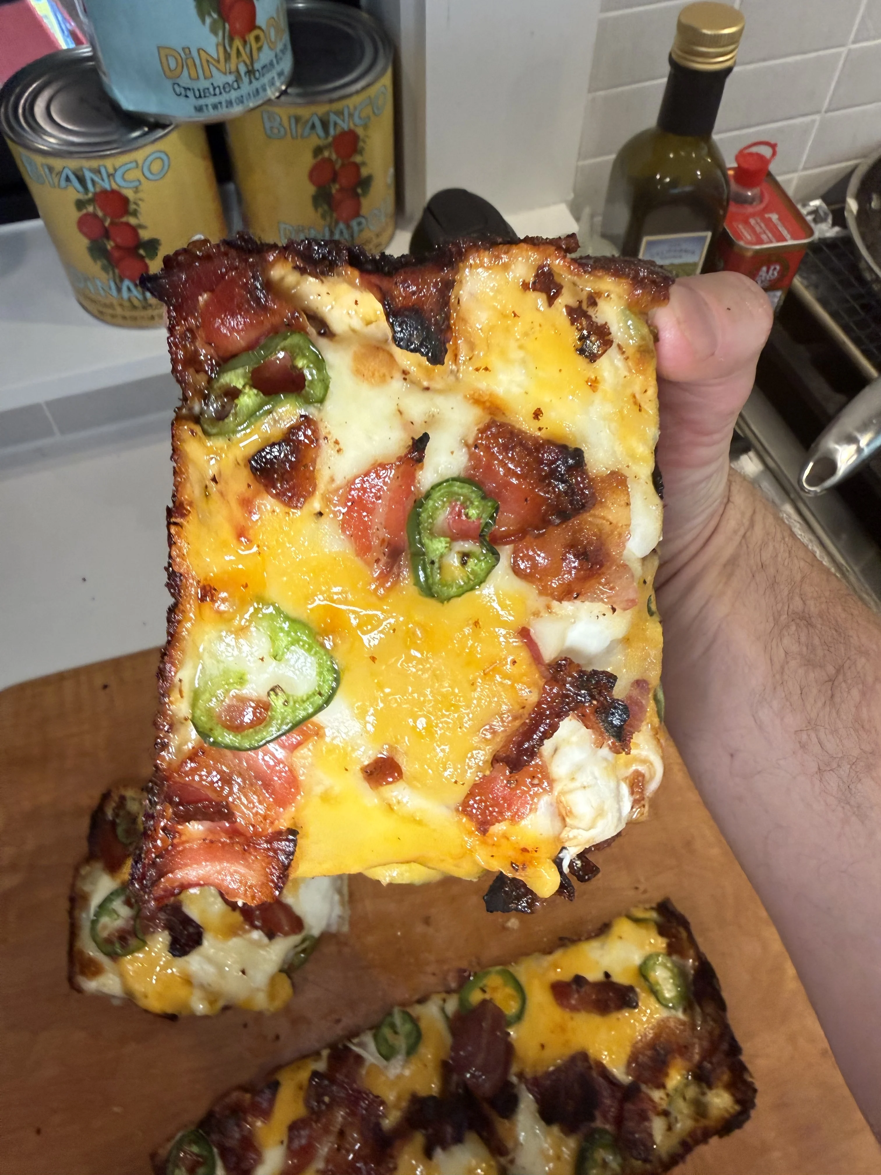 jalapeno-popper-candied-bacon-pizza