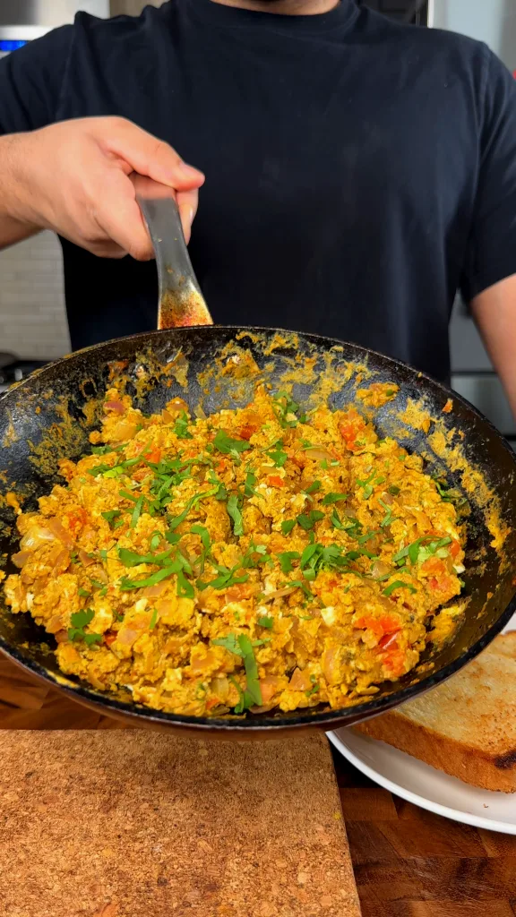 egg-bhurji-(masala-scrambled-eggs)