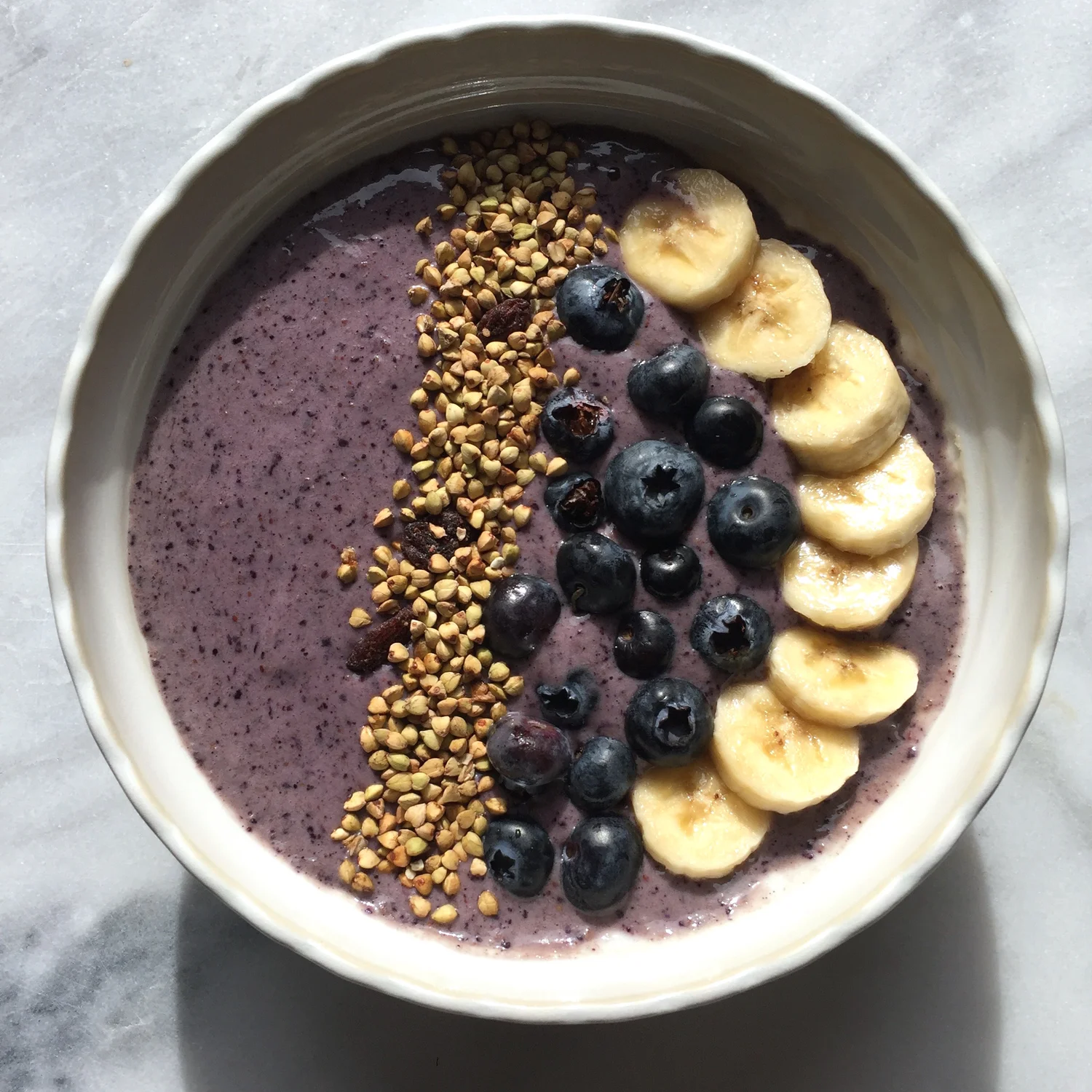 plant-based-smoothie-bowl:-the-vabb-bowl-(vanilla-acai-banana-blueberry)