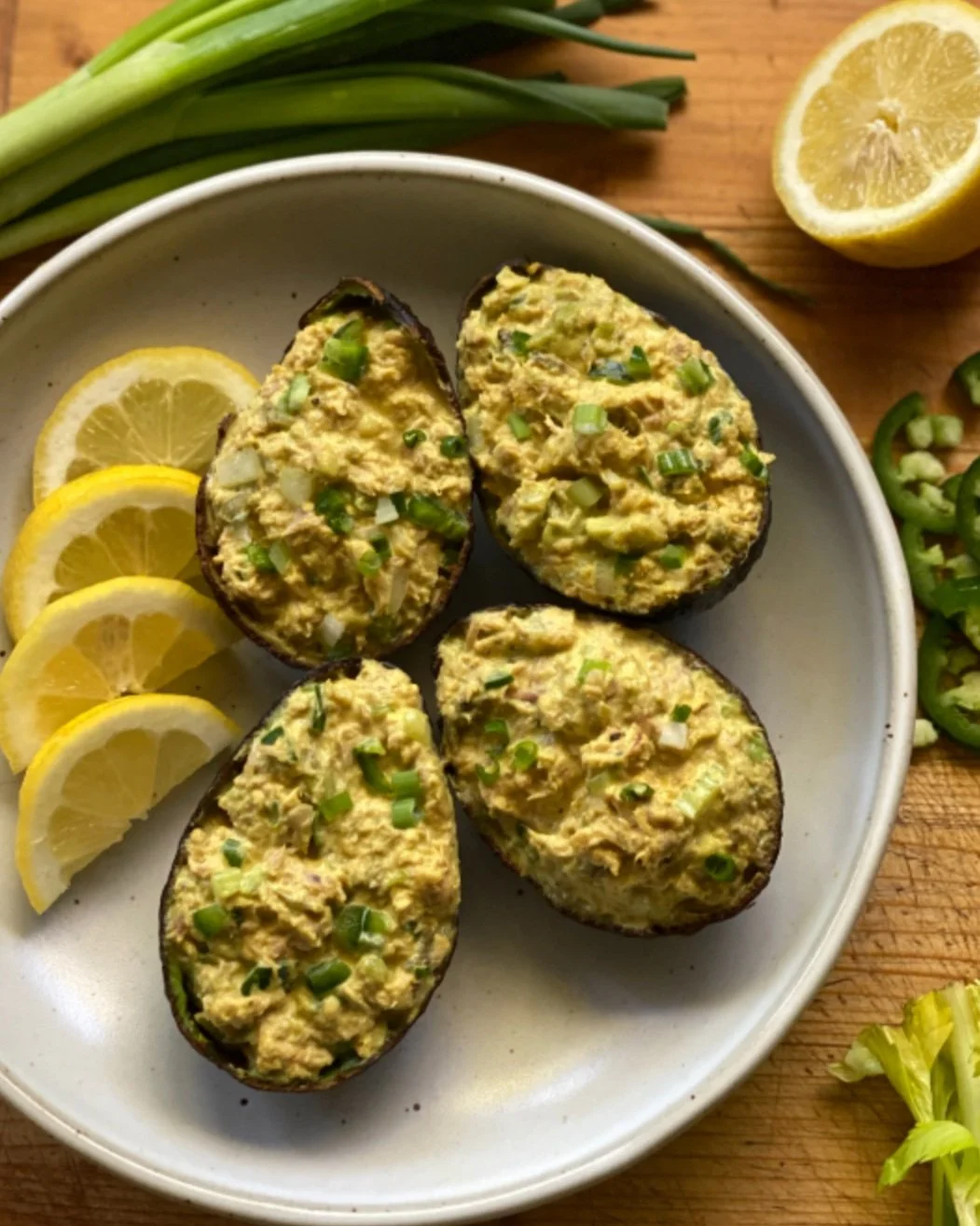 how-to-make-turmeric-tuna-avocado-boats-(whole30-paleo-gluten-free)