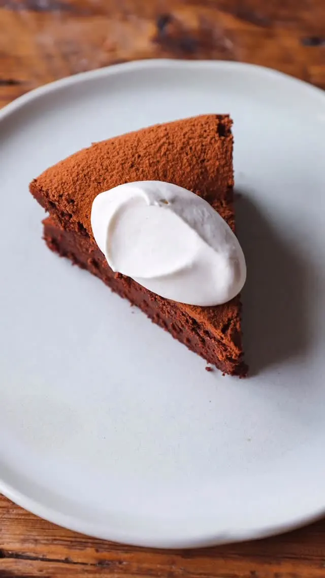 chocolate-truffle-cake-and-earl-grey-cream
