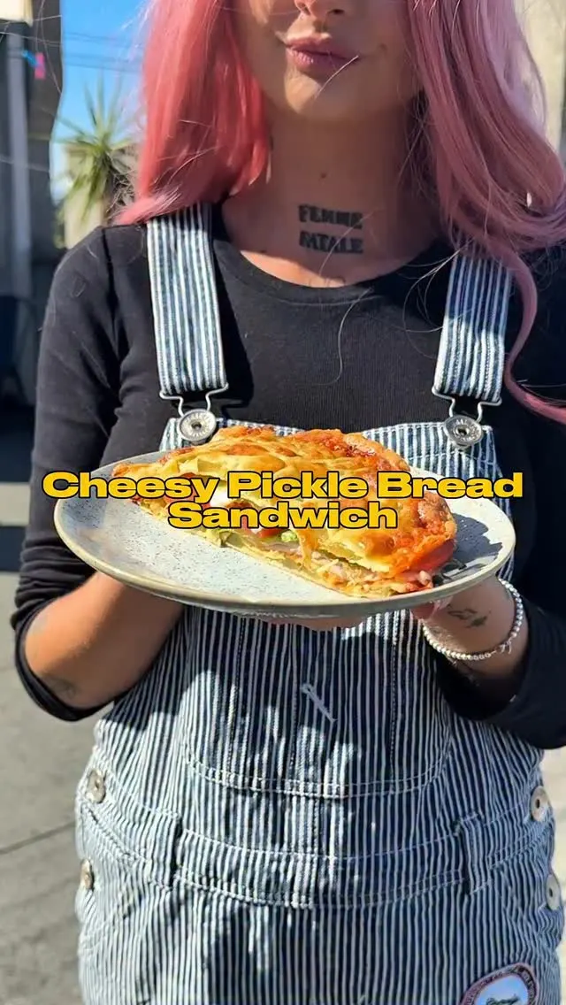 cheesy-pickle-bread-sandwich