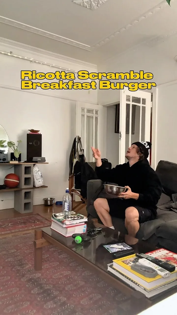 ricotta-scramble-breakfast-burger