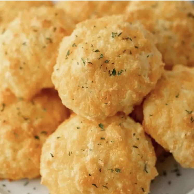 keto-cheddar-biscuits-2