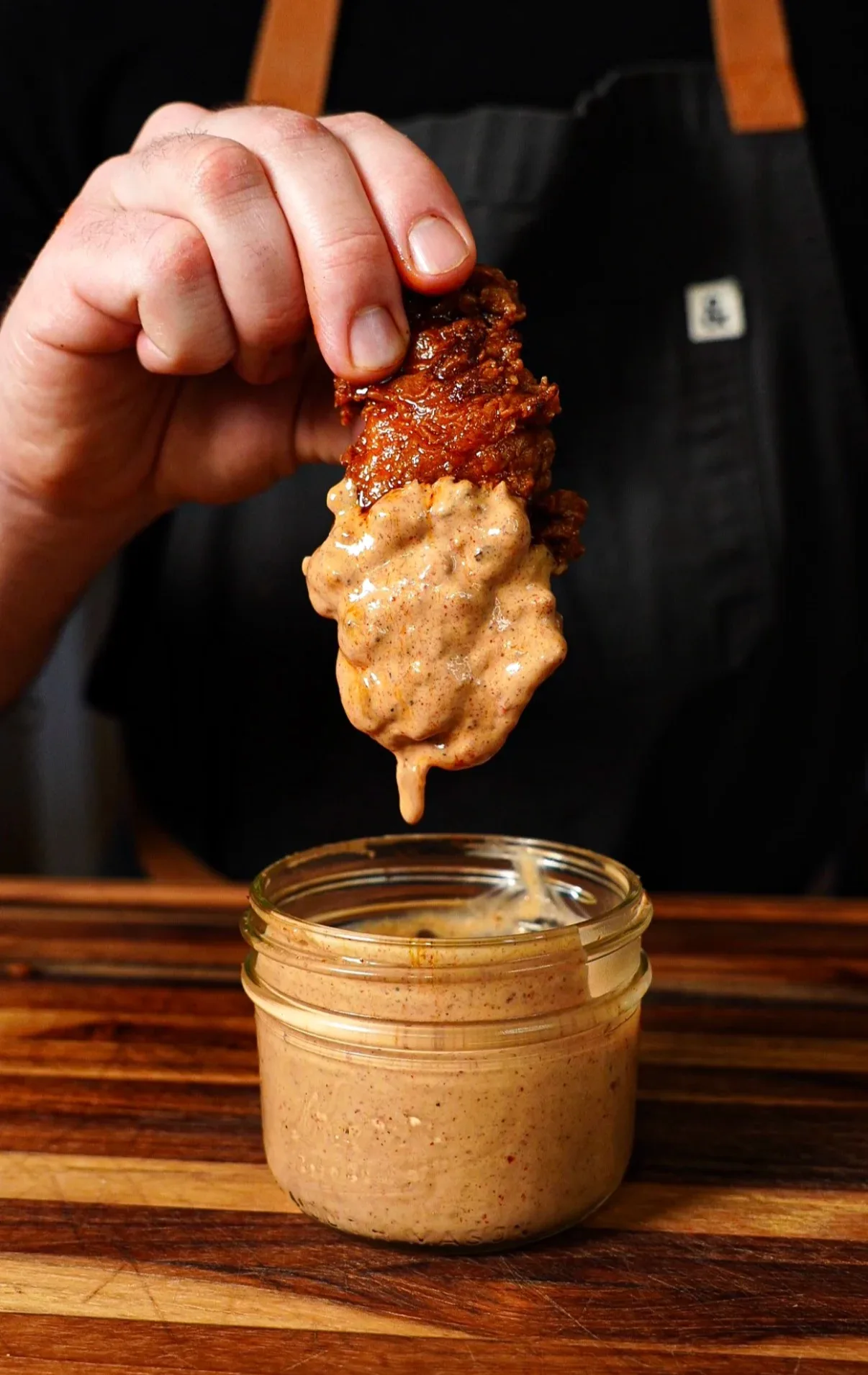 dave's-hot-chicken-sauce
