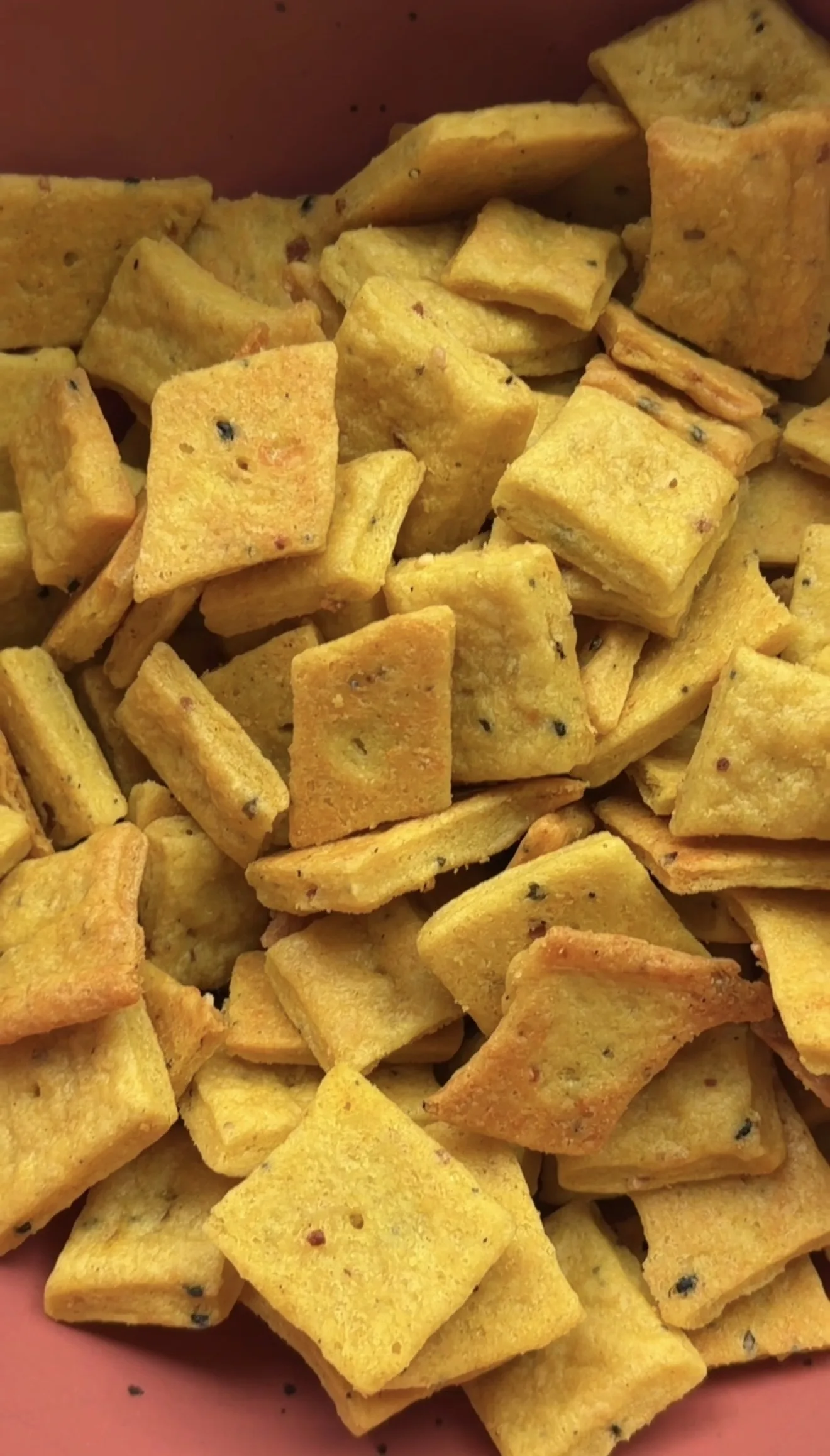 cheesy-sourdough-crackers