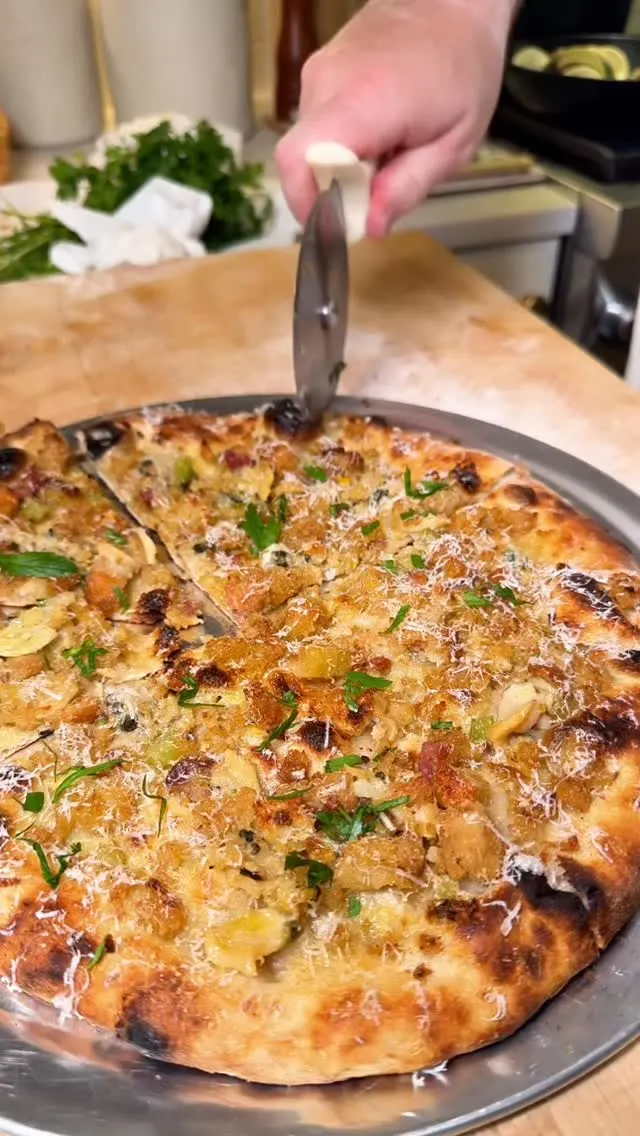 stuffed-quahog-clam-pizza