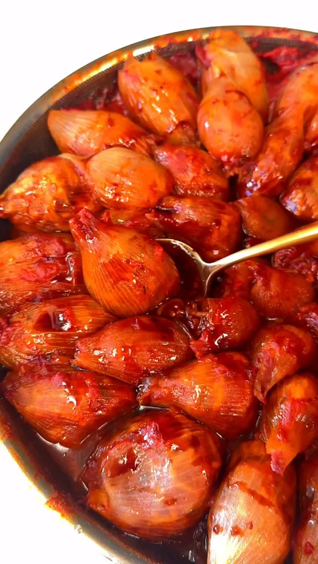 iraqi-dolma-stuffed-onions-with-pomegranate-molasses