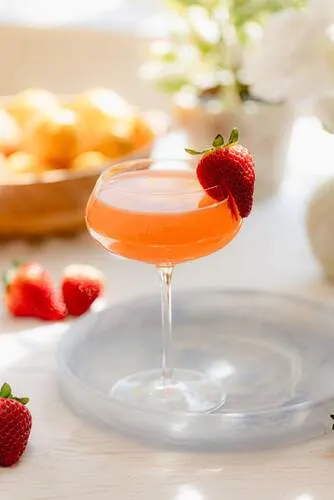 strawberry-cheesecake-spritz