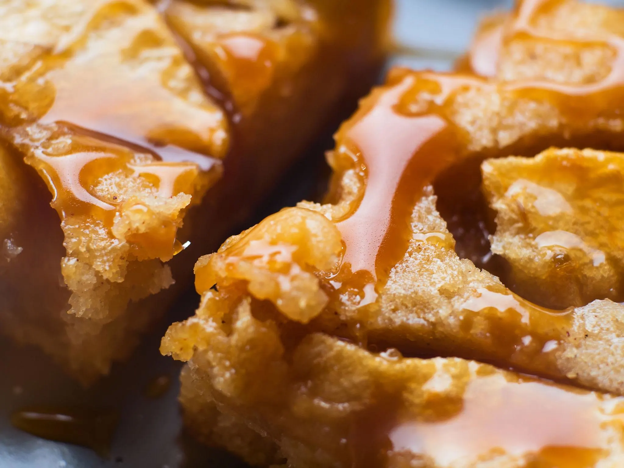 salted-caramel-blondies