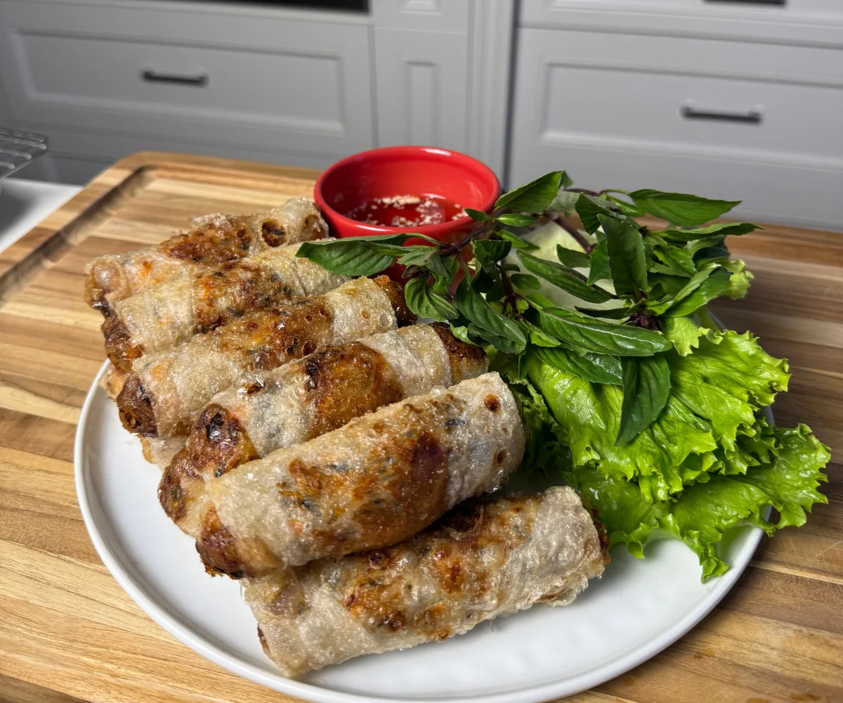 crispy-vietnamese-spring-rolls-(cha-gio)