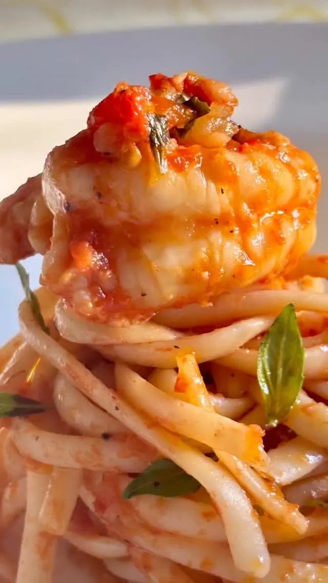 linguine-with-slow-cooked-tomato-sauce-and-shrimp