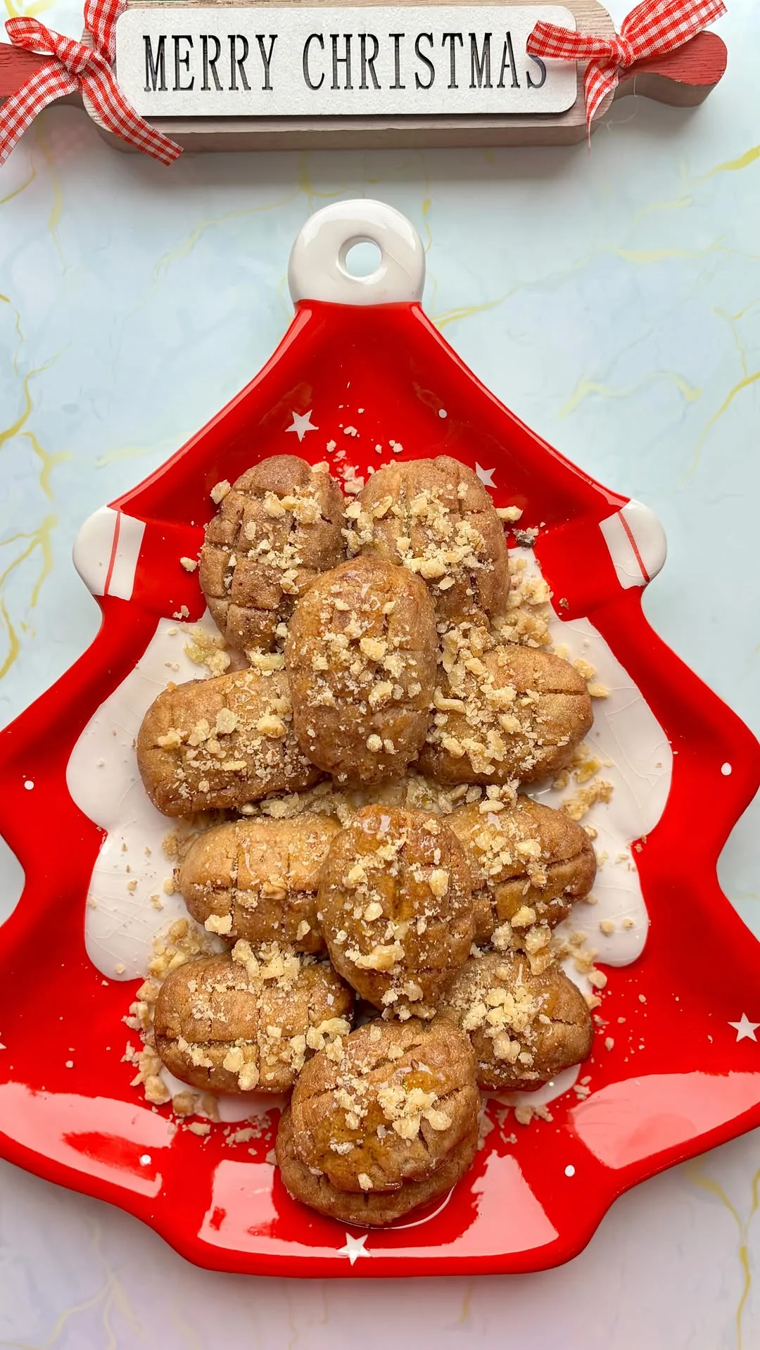 christmas-honey-cookies-(melomakarona)