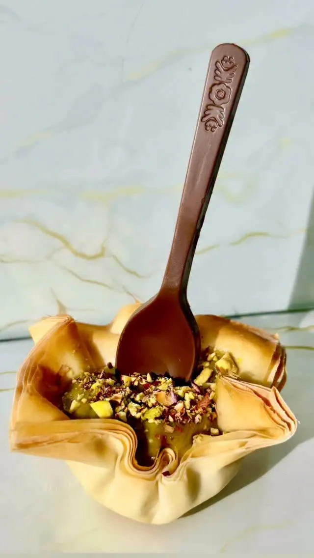 pistachio-mascarpone-phyllo-cups-with-chocolate-spoons