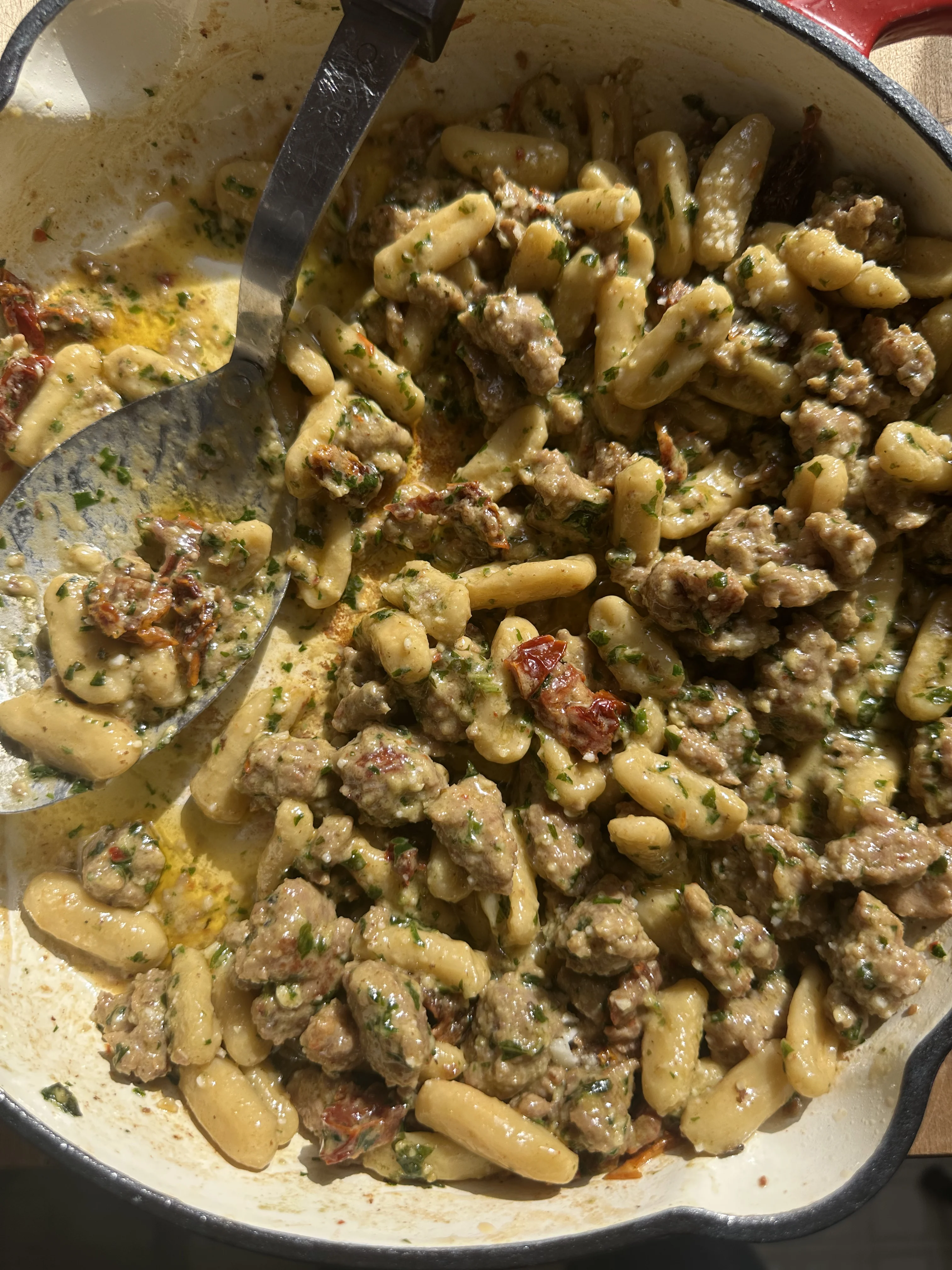 spicy-sausage-and-sun-dried-tomato-pesto-pasta