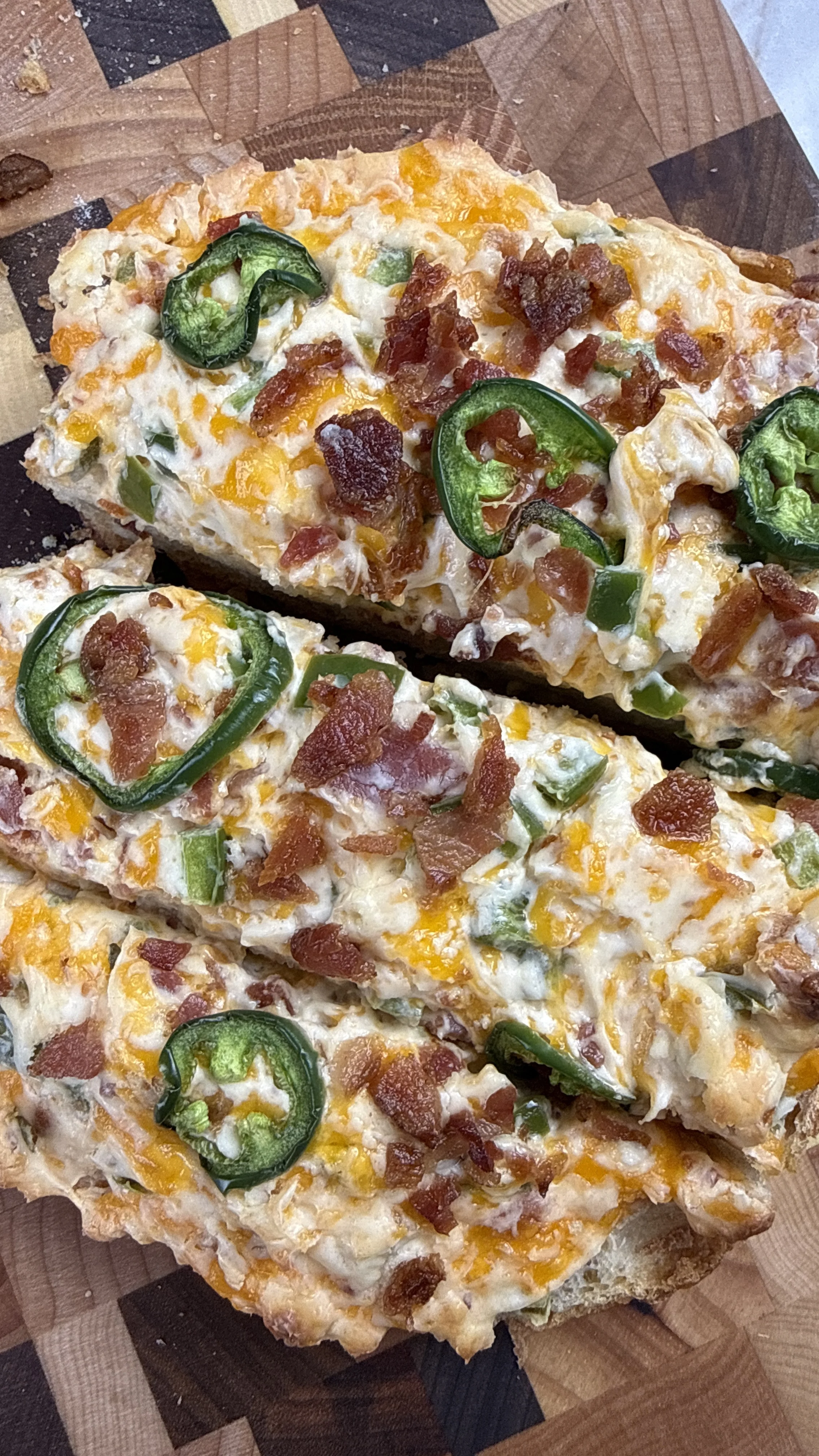 jalapeno-popper-cheese-bread