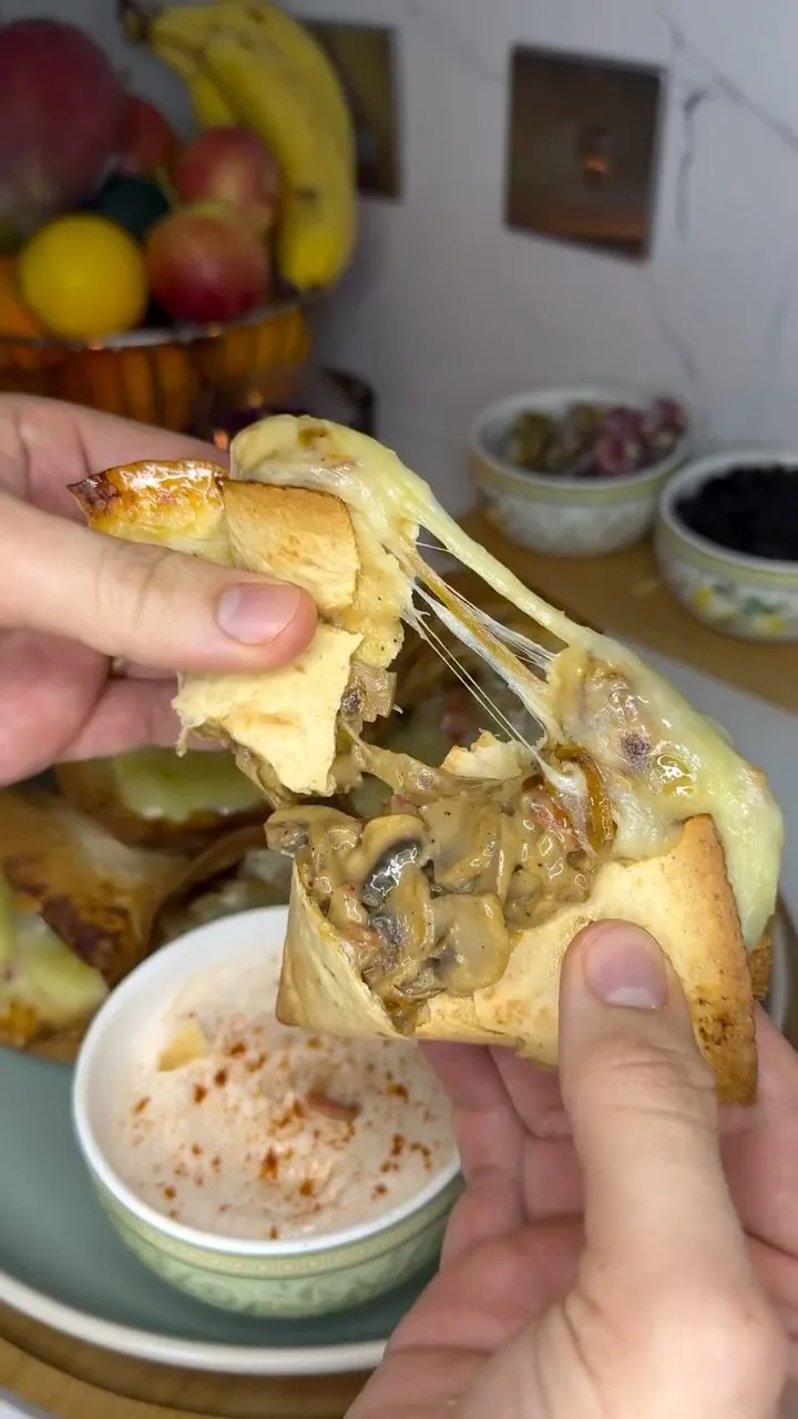 pizza-in-a-cone-(kulahta-pizza)