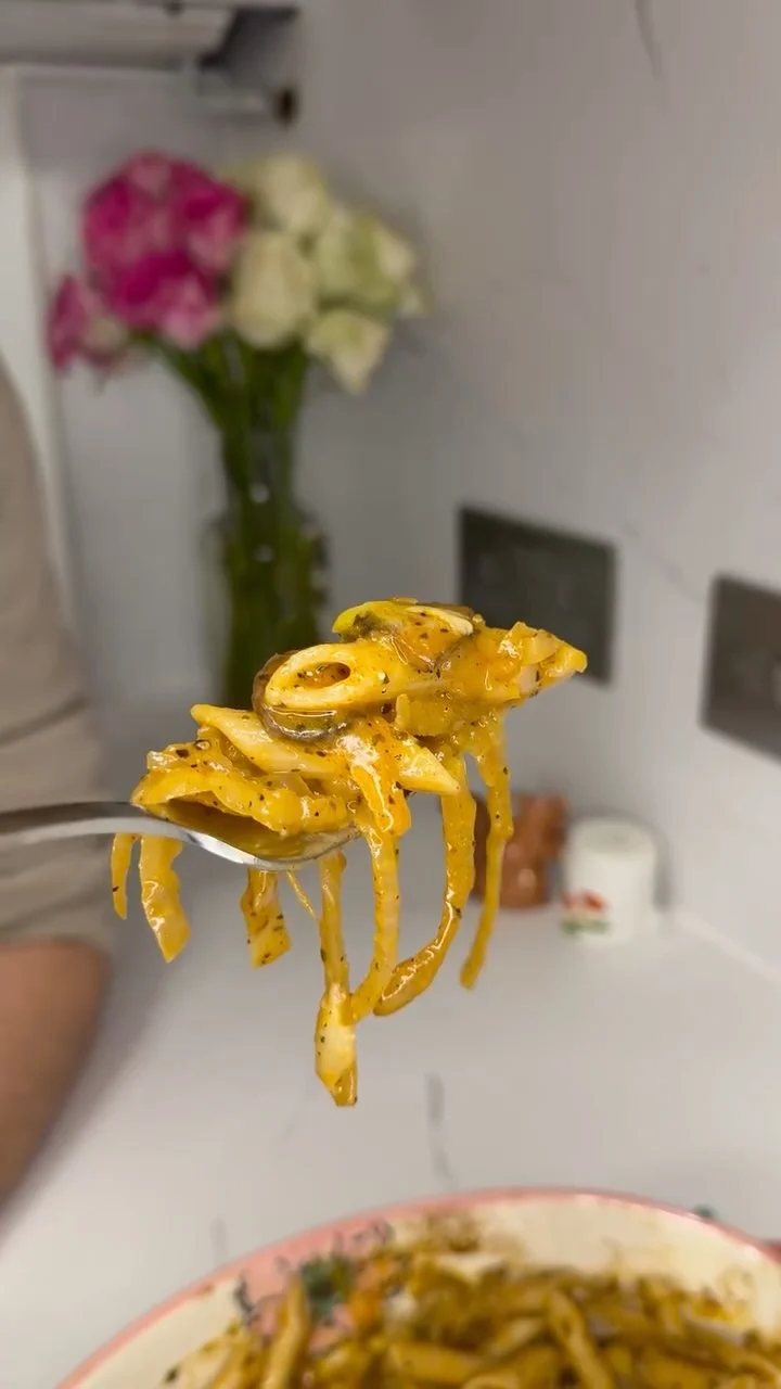 single-pan-caramelized-onion-pasta