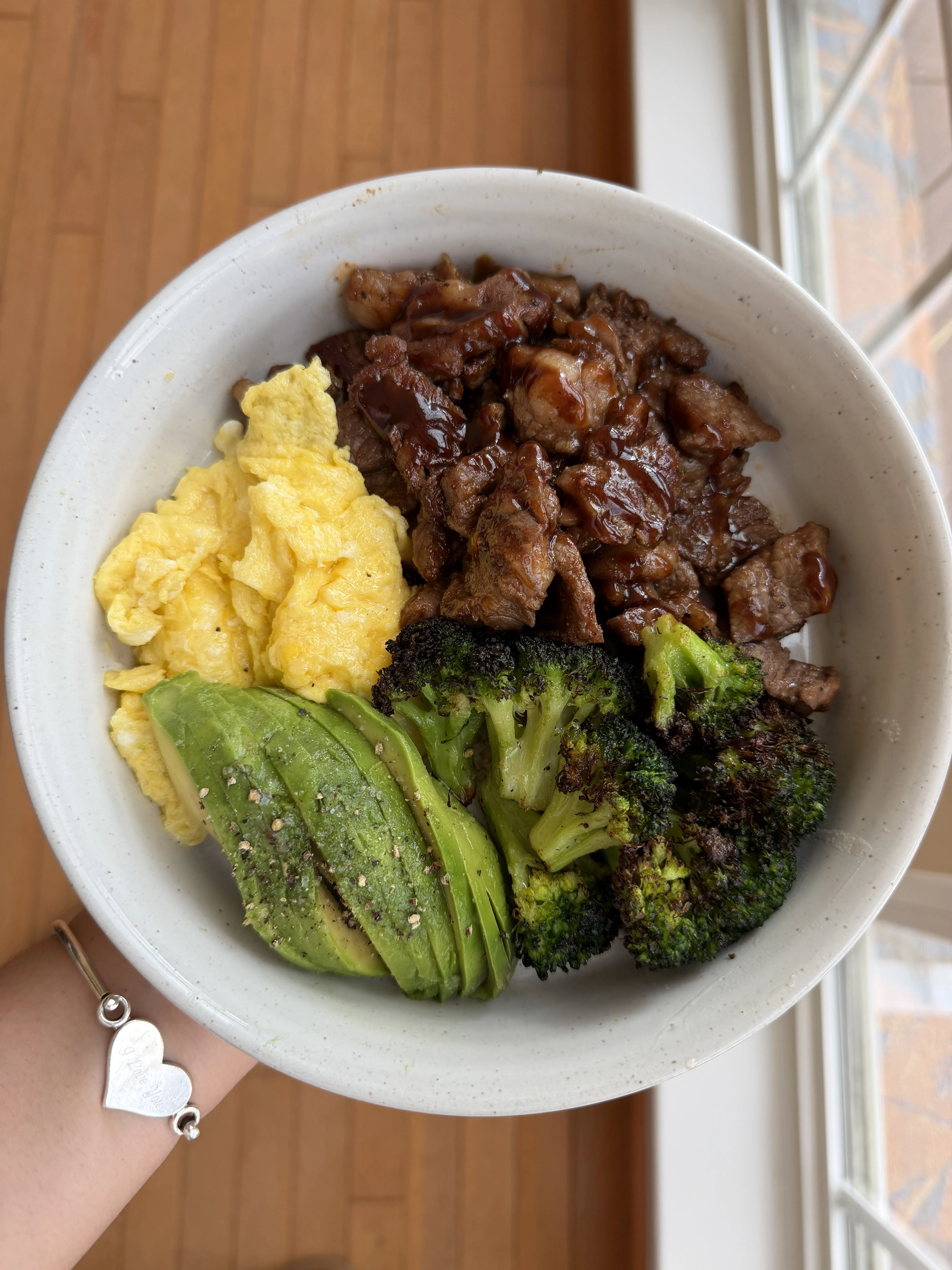 bbq-steak-bites-eggs-avocado-and-broccoli