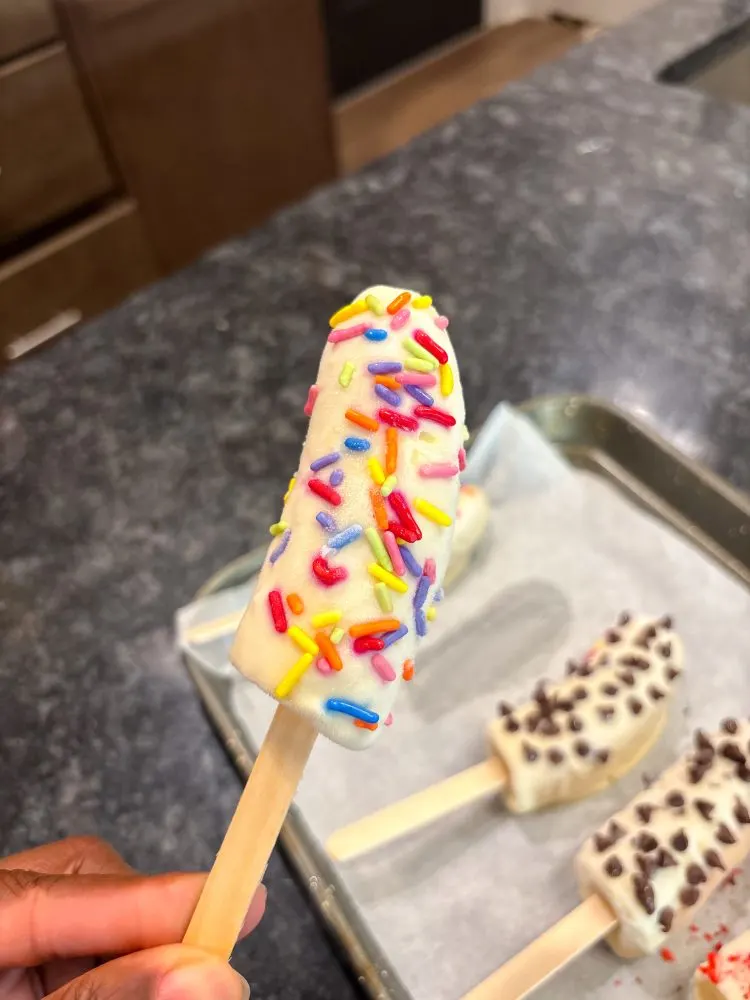banana-yogurt-pops
