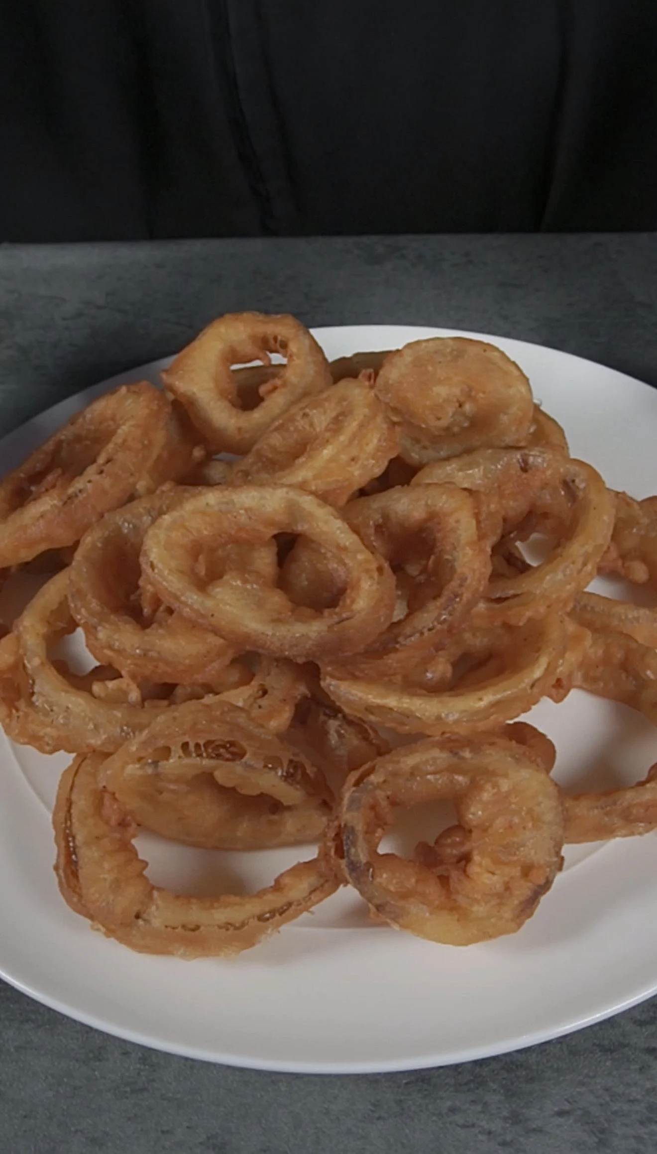 crispy-gingerale-battered-onion-rings-with-orange-sauce