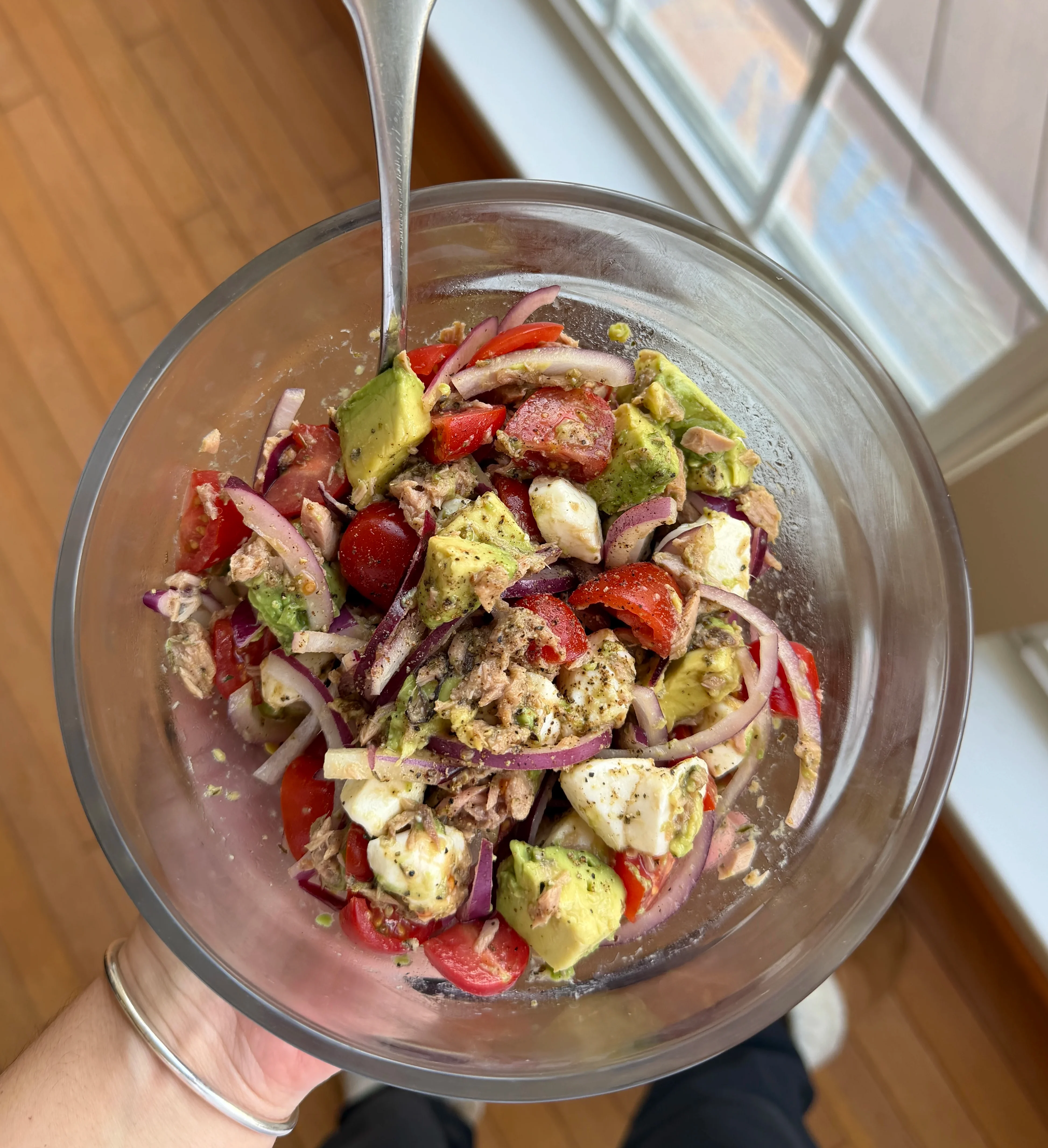 10-min-tuna-and-avocado-salad