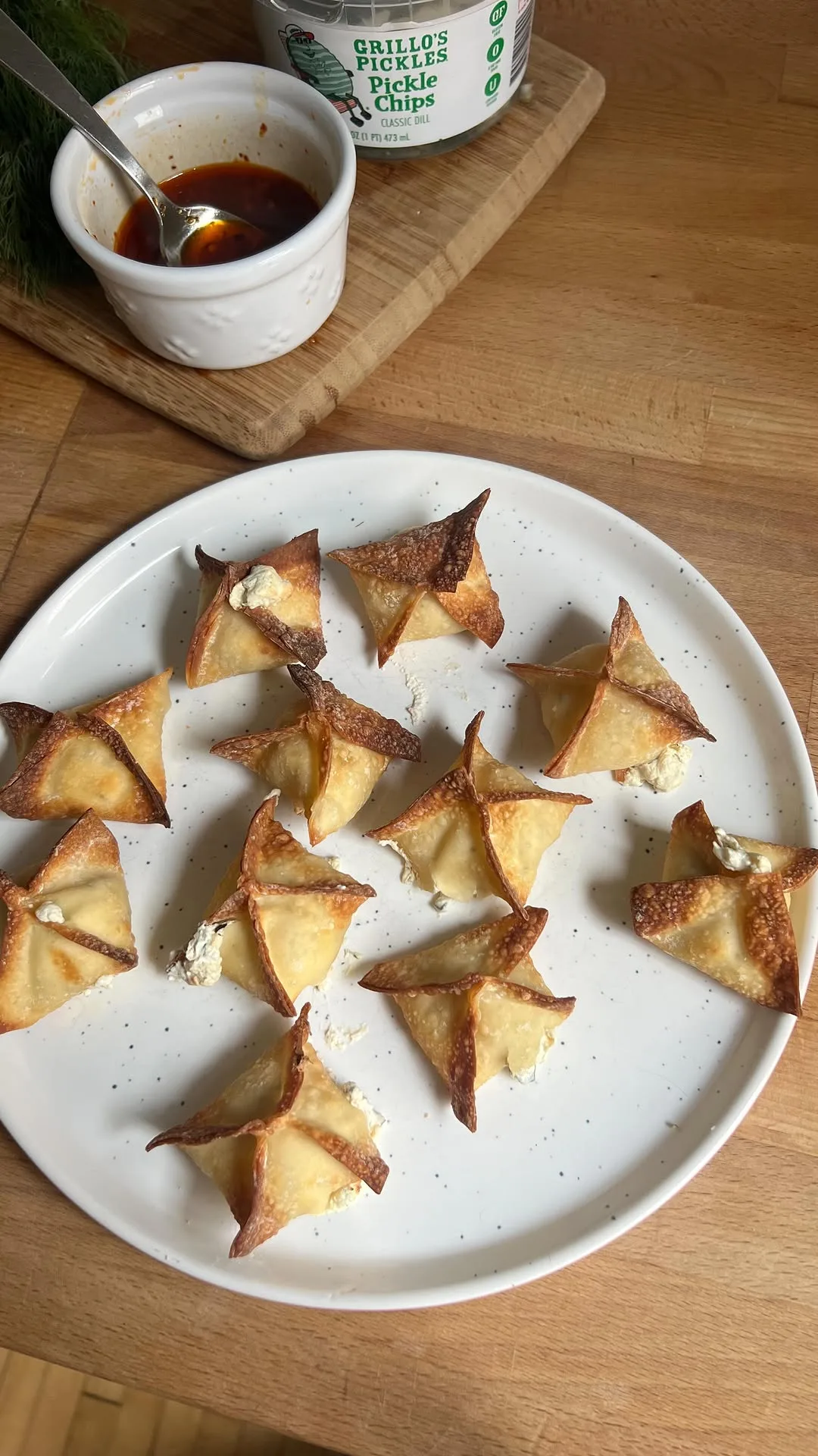 dill-pickle-cream-cheese-wontons