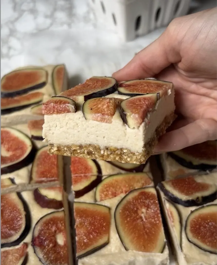 vegan-fig-cheesecake-bars