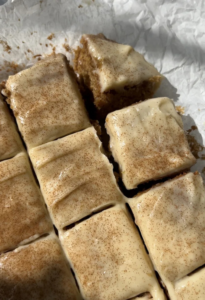 apple-cinnamon-blondies-with-maple-cream-cheese-frosting
