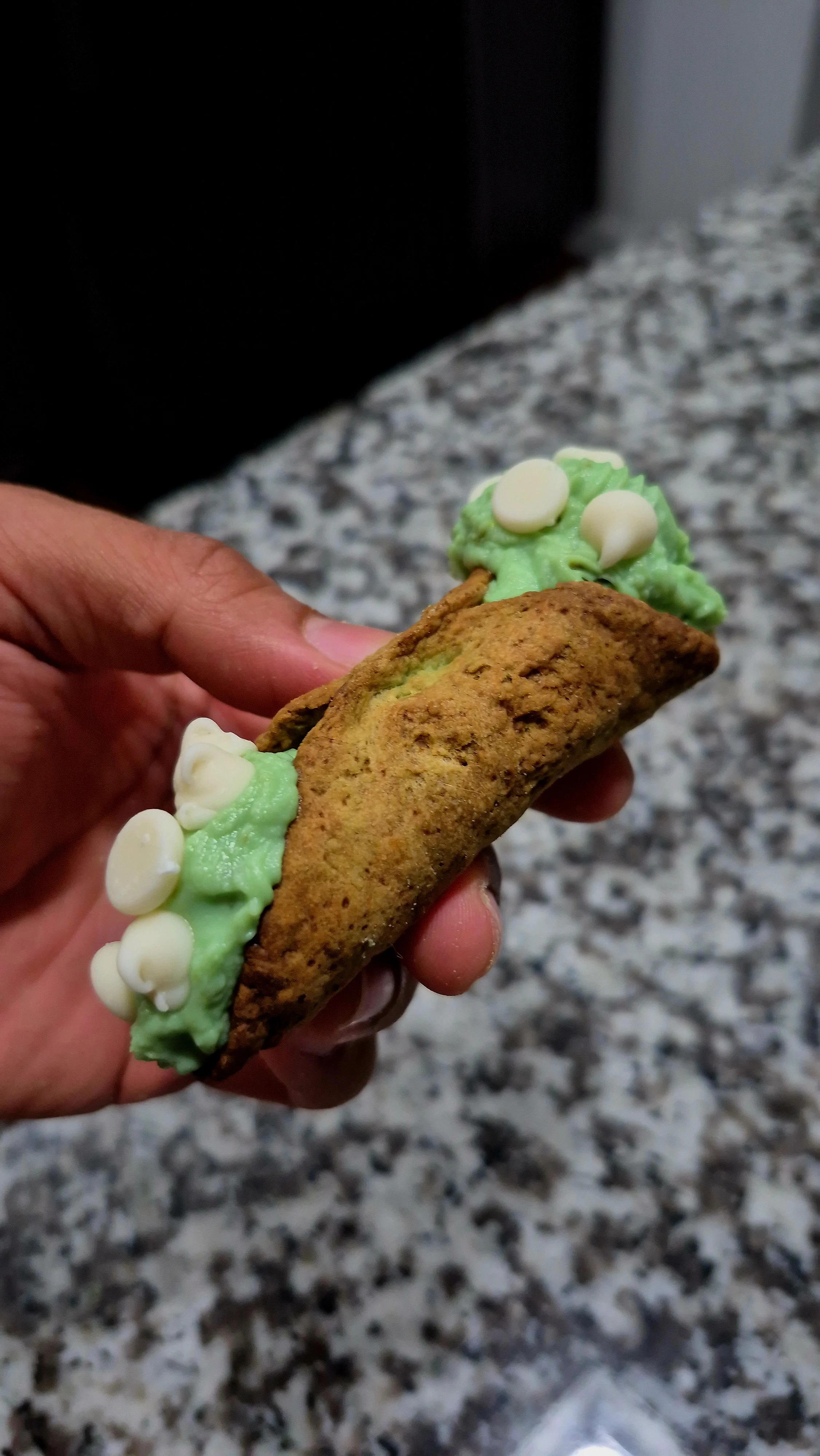 pistachio-cannoli-air-fryer-version