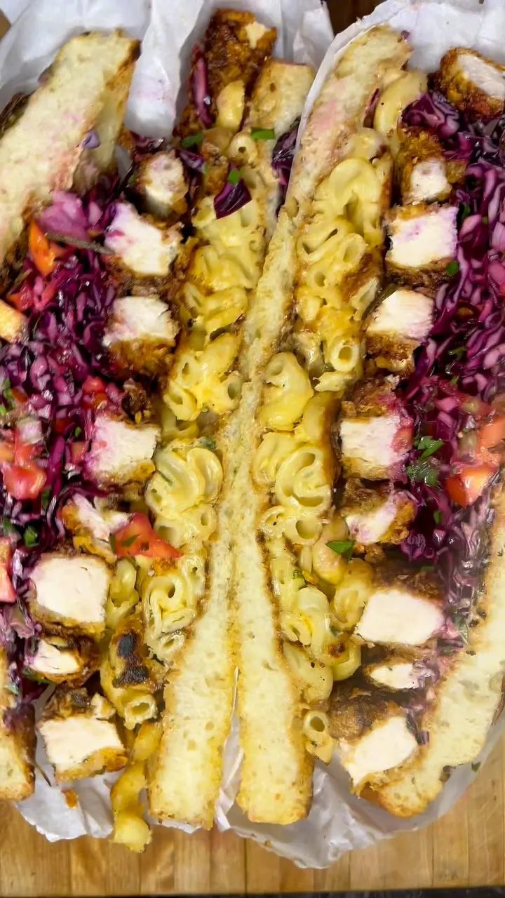 jerk-chicken-mac-n'-cheese-sandwich