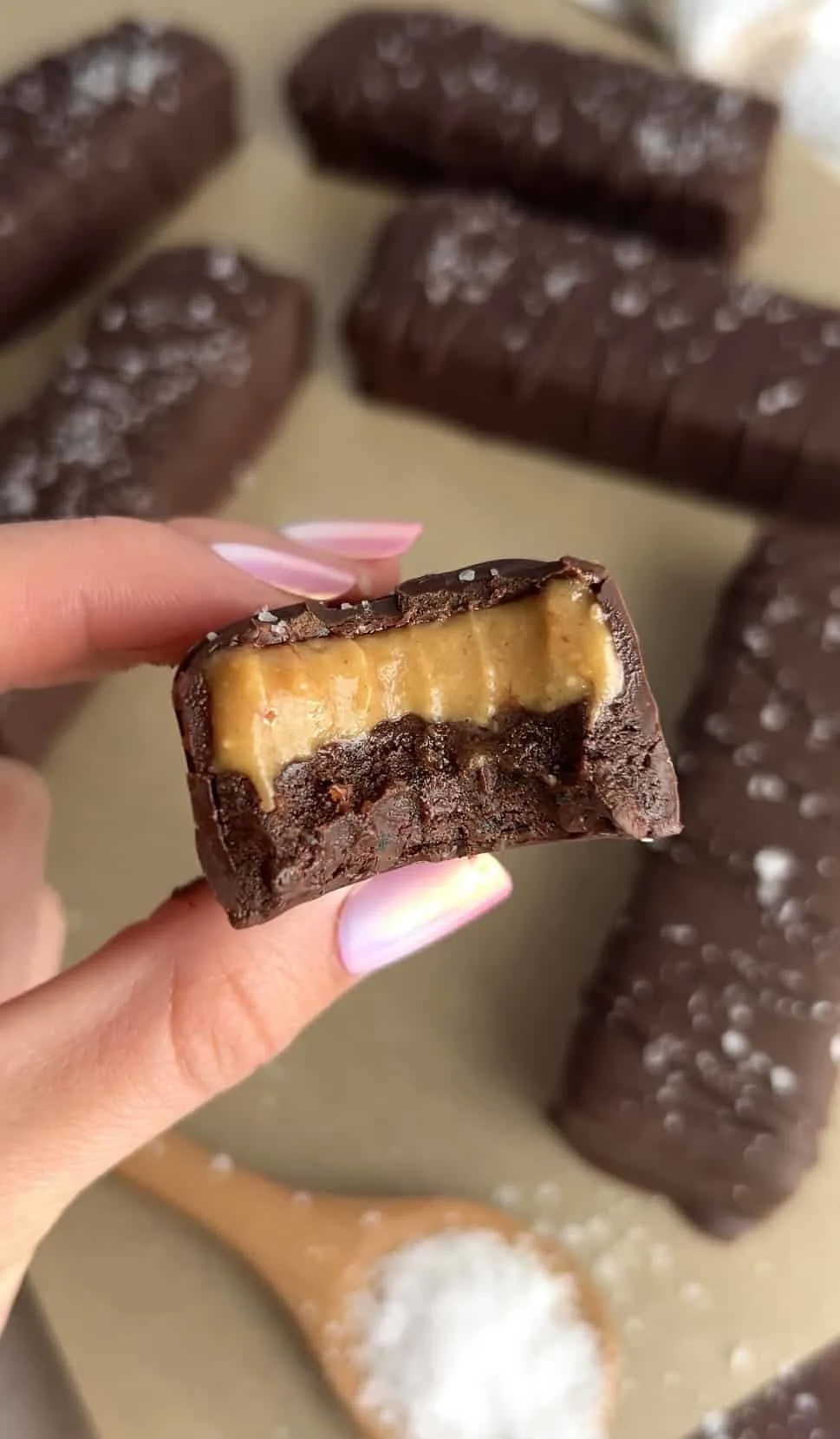 no-bake-salted-caramel-brownie-bars