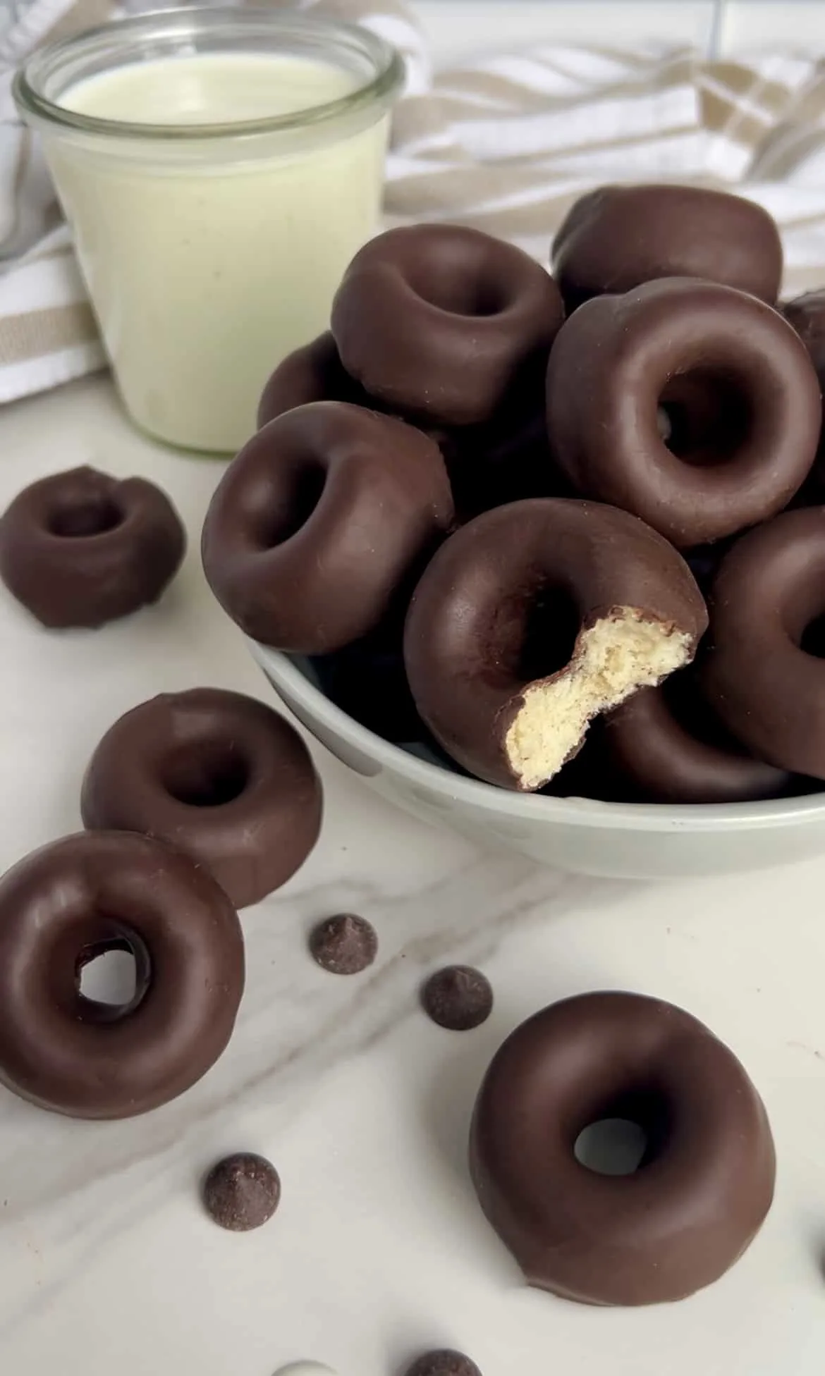 copycat-tastykake-chocolate-frosted-mini-donuts