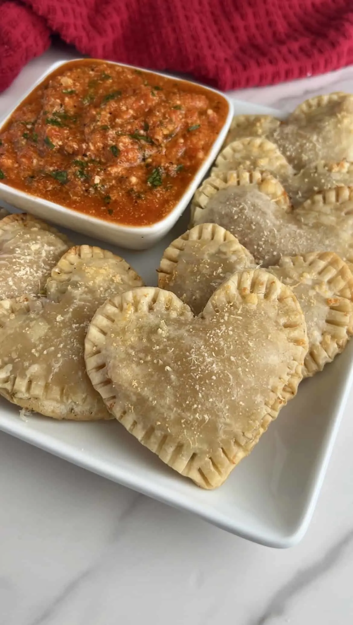 roasted-red-pepper-pizza-pockets