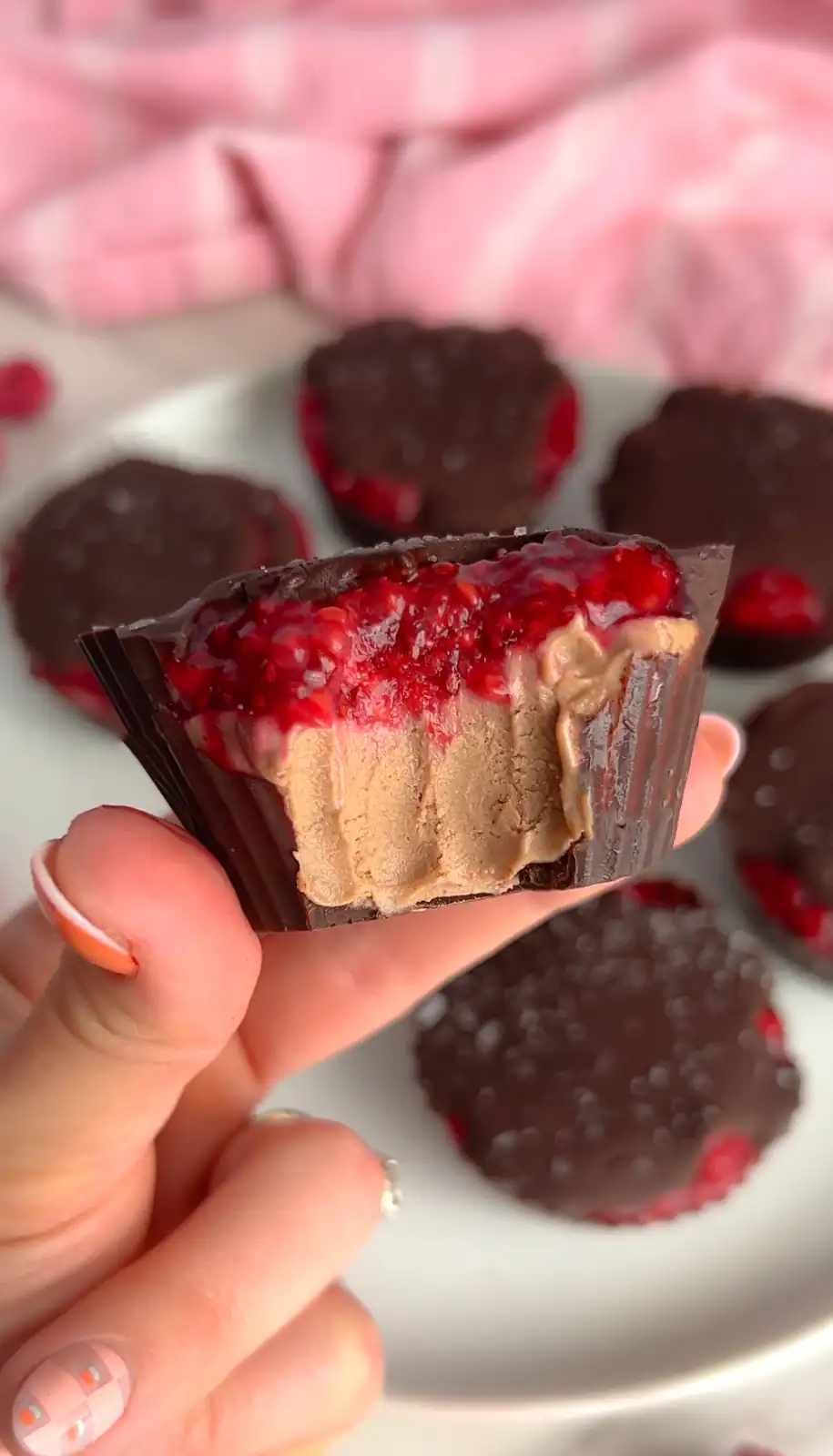 chocolate-raspberry-mousse-cups