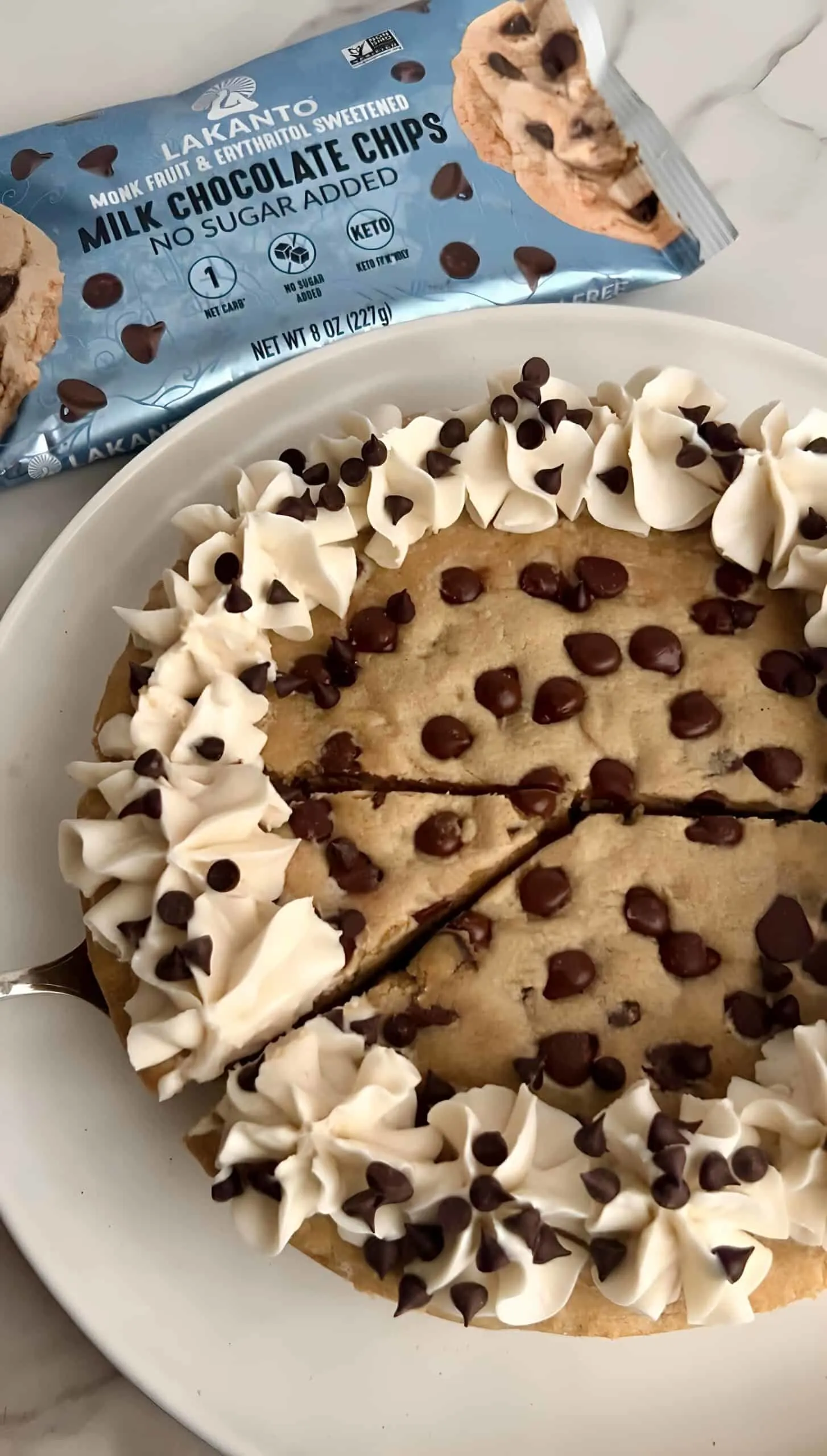 gluten-free-chocolate-chip-cookie-cake