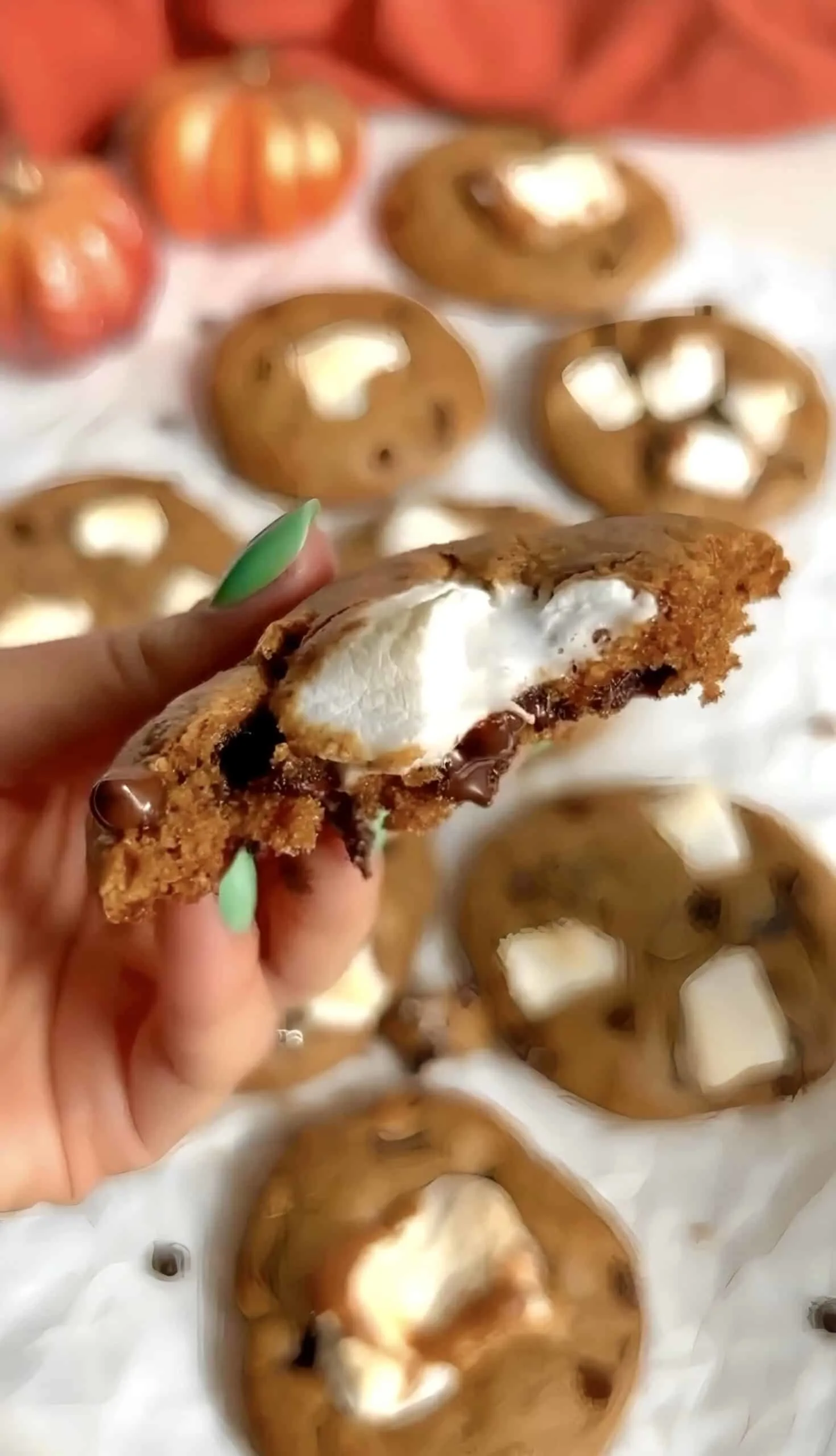 pumpkin-s'mores-cookies